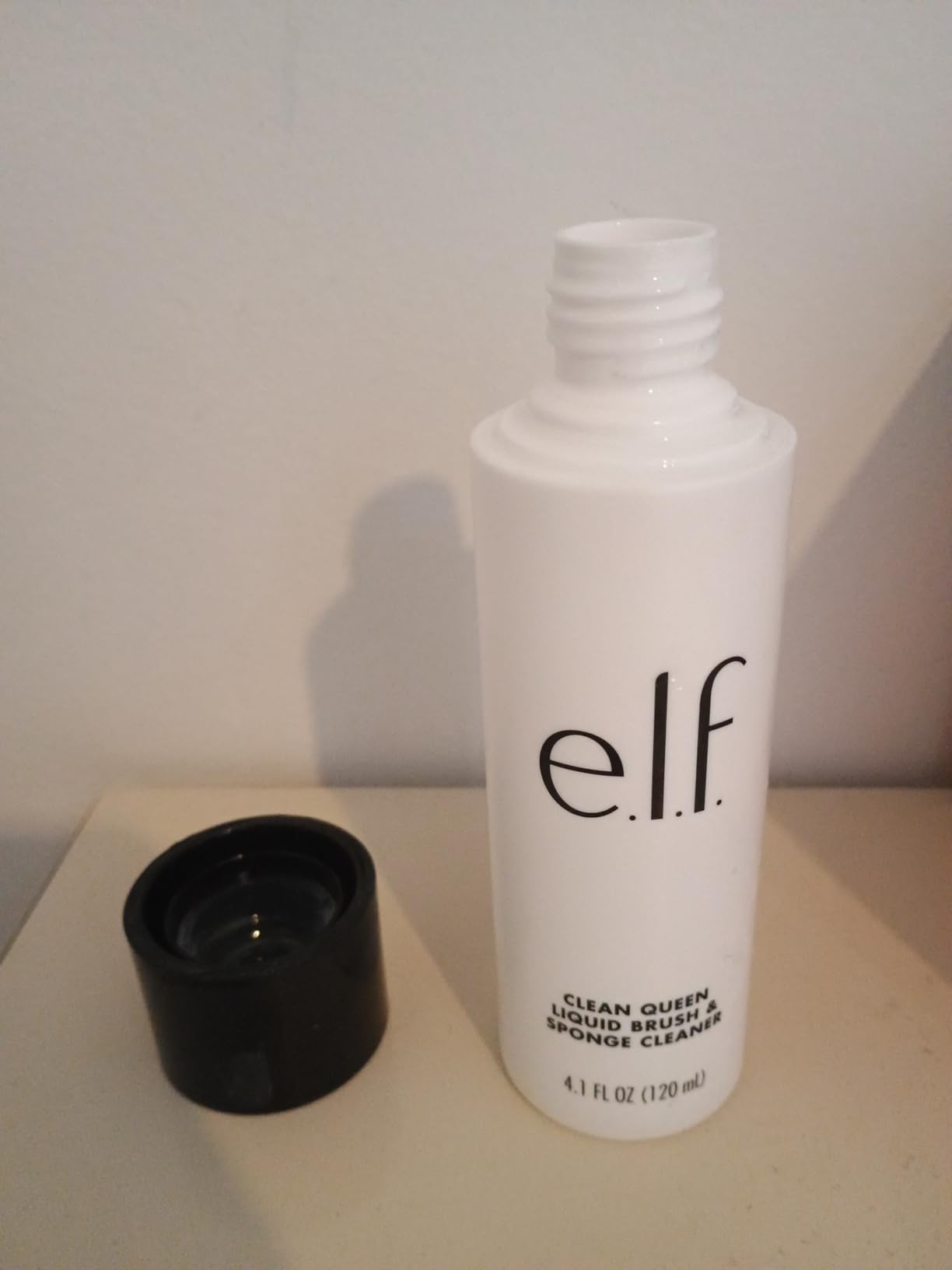 e.l.f. Clean Queen Liquid Brush & Sponge Cleaner, Gentle Foaming Cleaner For Removing Leftover Makeup, Dirt & Grime, Vegan & Cruelty-Free, 4.1 oz customer photo 1
