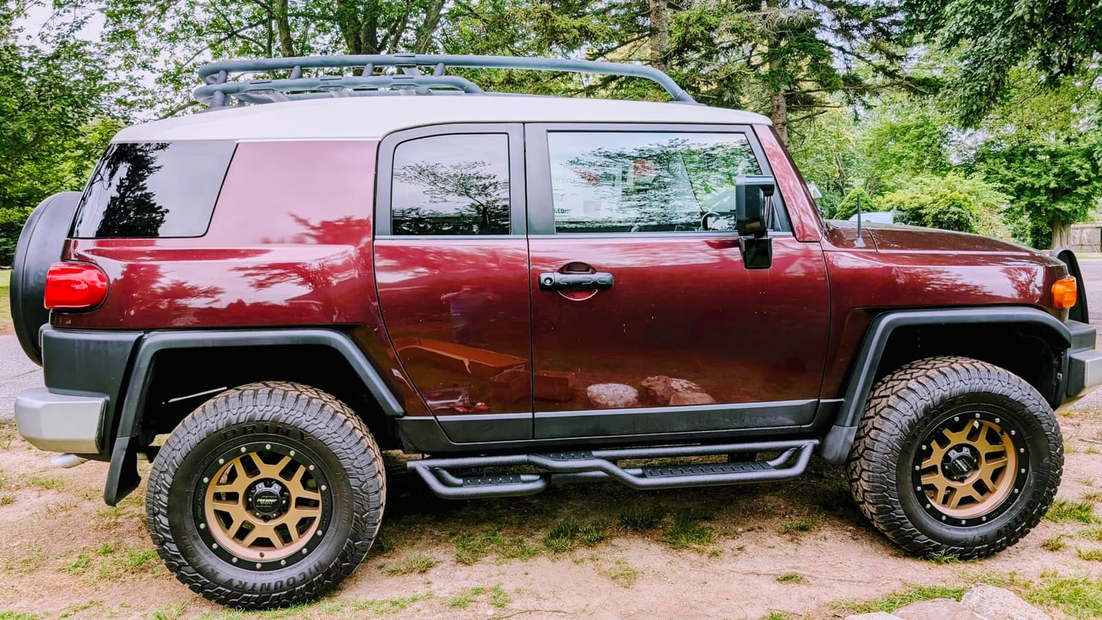 Running Boards Side Steps Compatible with Toyota FJ Cruiser 2007-2014 6.1 Inches Wide, 2 Stairs Design Side Rails Step Nerf Bars Fit for FJ Cruiser, Heavy Duty Slip Proof, Textured Black customer photo 1
