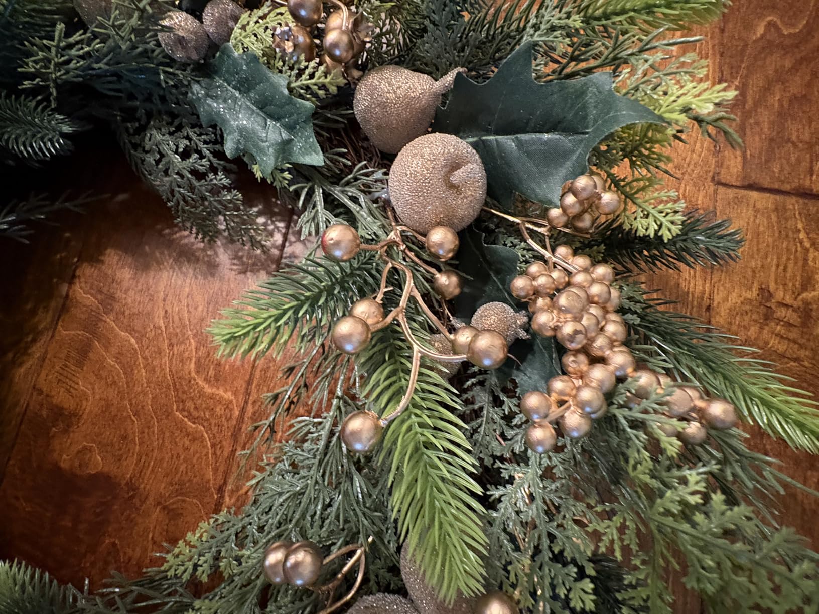 Artificial Christmas Wreath for Front Door - 24 Inch Winter Wreaths with Gold Berries & Frosted Apples Faux Greenery for Wall Window Porch Farmhouse Home Holiday Indoor Outdoor Decor customer photo 2