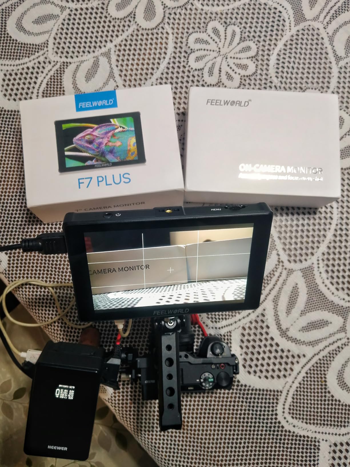 FEELWORLD P6XL 6 Inch 1200nit Camera Field DSLR Monitor Built-in 3000mAh Battery High Brightness 1920x1080 Touch Screen Aluminium Camera Monitor with Sunshade Waveform Focus Peaking 3D LUT 4K HDMI customer photo 1