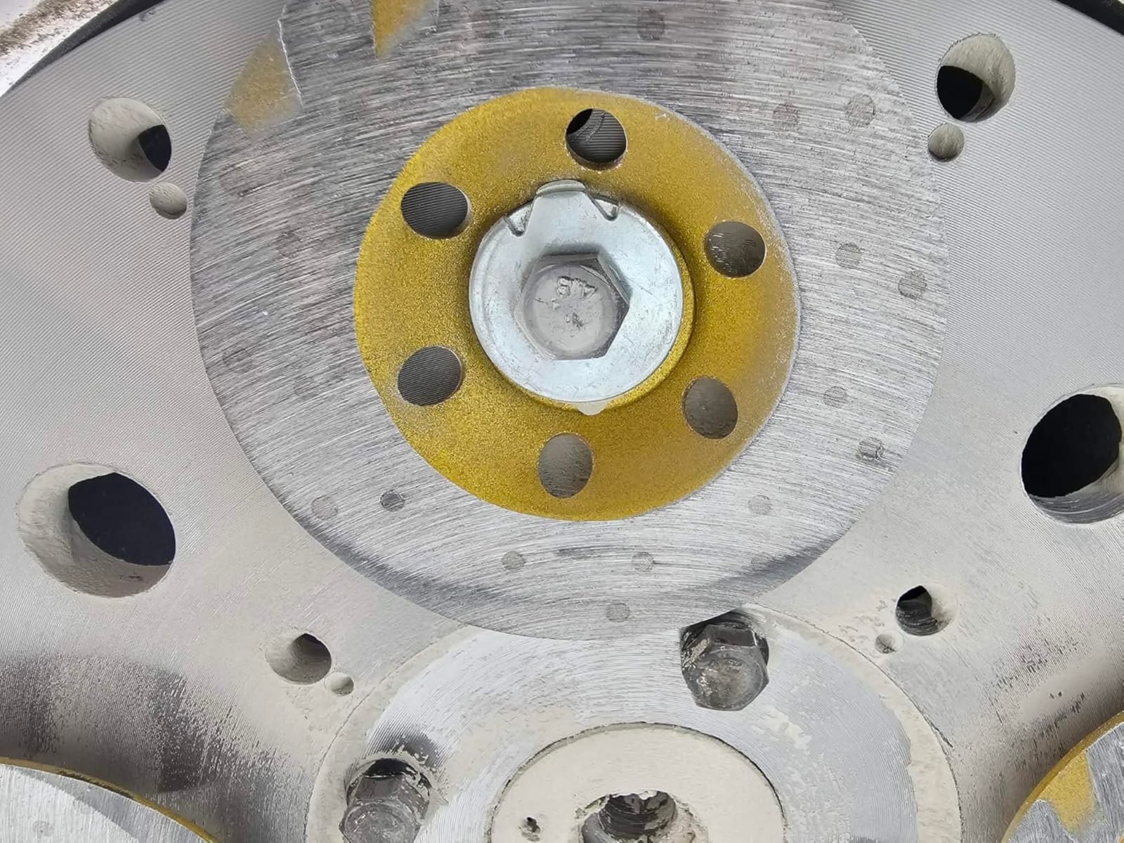 Electric Concrete Floor Grinder Ground Polishing Machine with 20L Vacuum Dust Collector Concrete Surface Grinder 4 Grinding Discs for Old Ground Restoration 220V with Bulit-in Fan customer photo 2