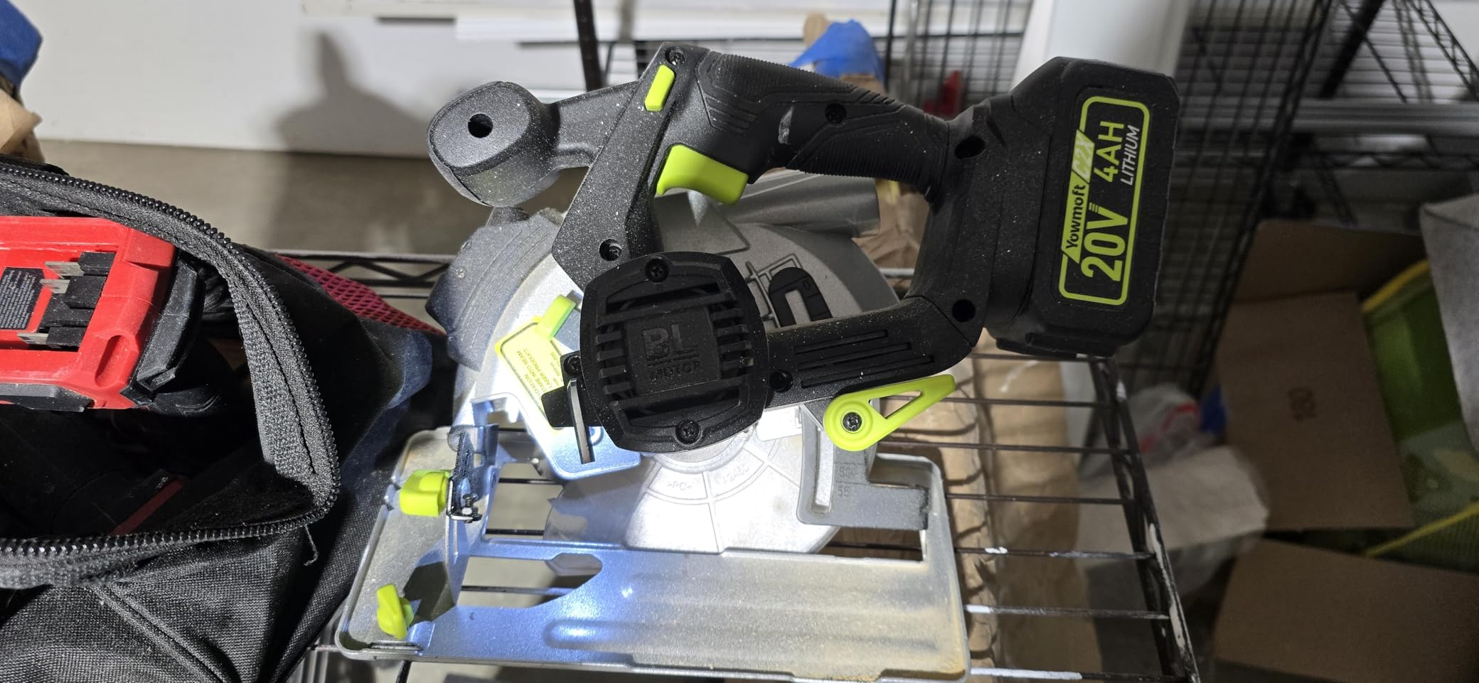 6-1/2 Inch Brushless Cordless Circular Saw with 20V 4Ah Battery customer photo 1