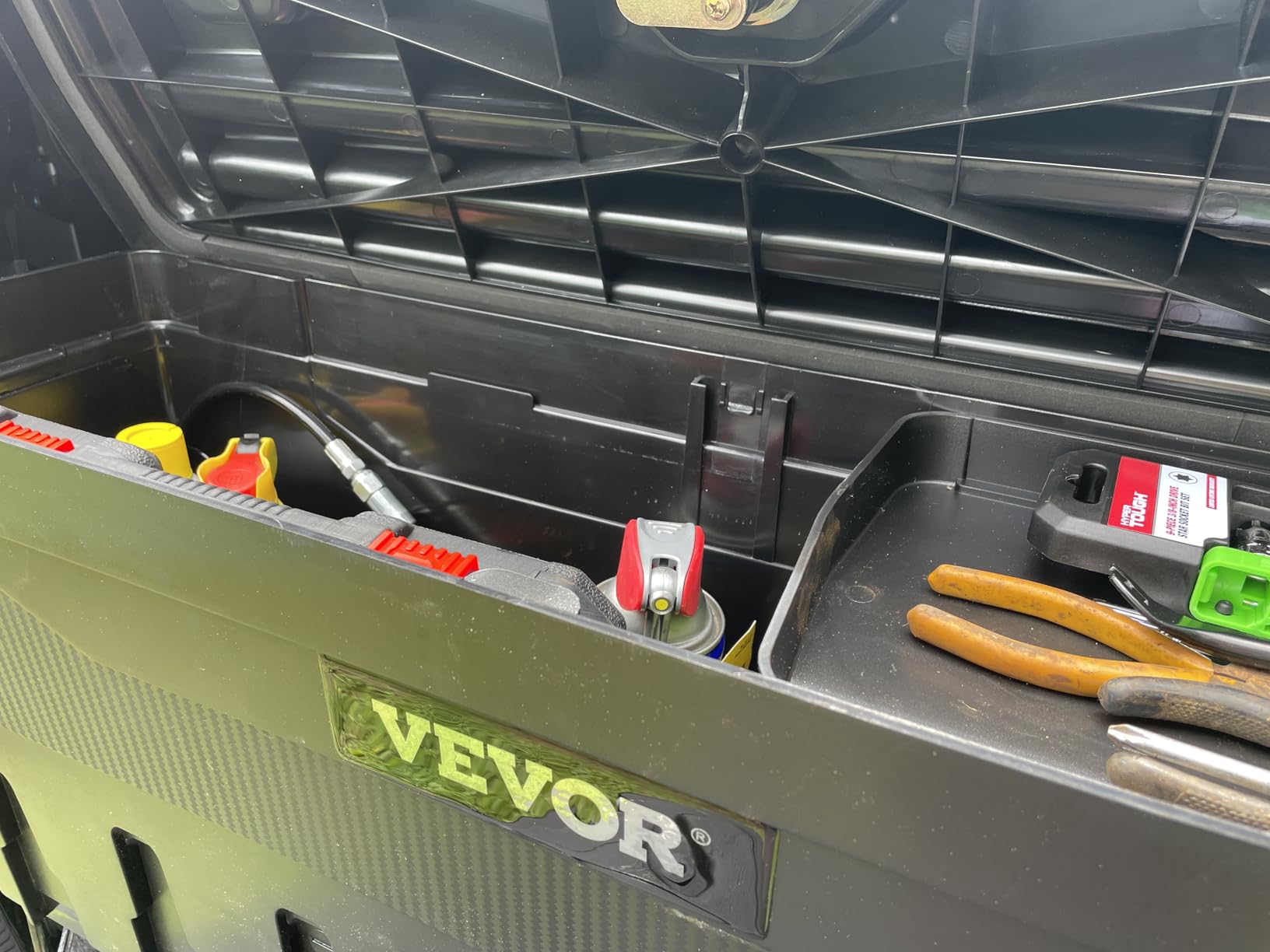 VEVOR Truck Bed Storage Box, Lockable with Password Padlock, 6.6 Gal/25 L ABS Wheel Well Tool Box, Waterproof and Durable, Compatible with Ford F-150 2015-2021, Drivers Side (Left) customer photo 1