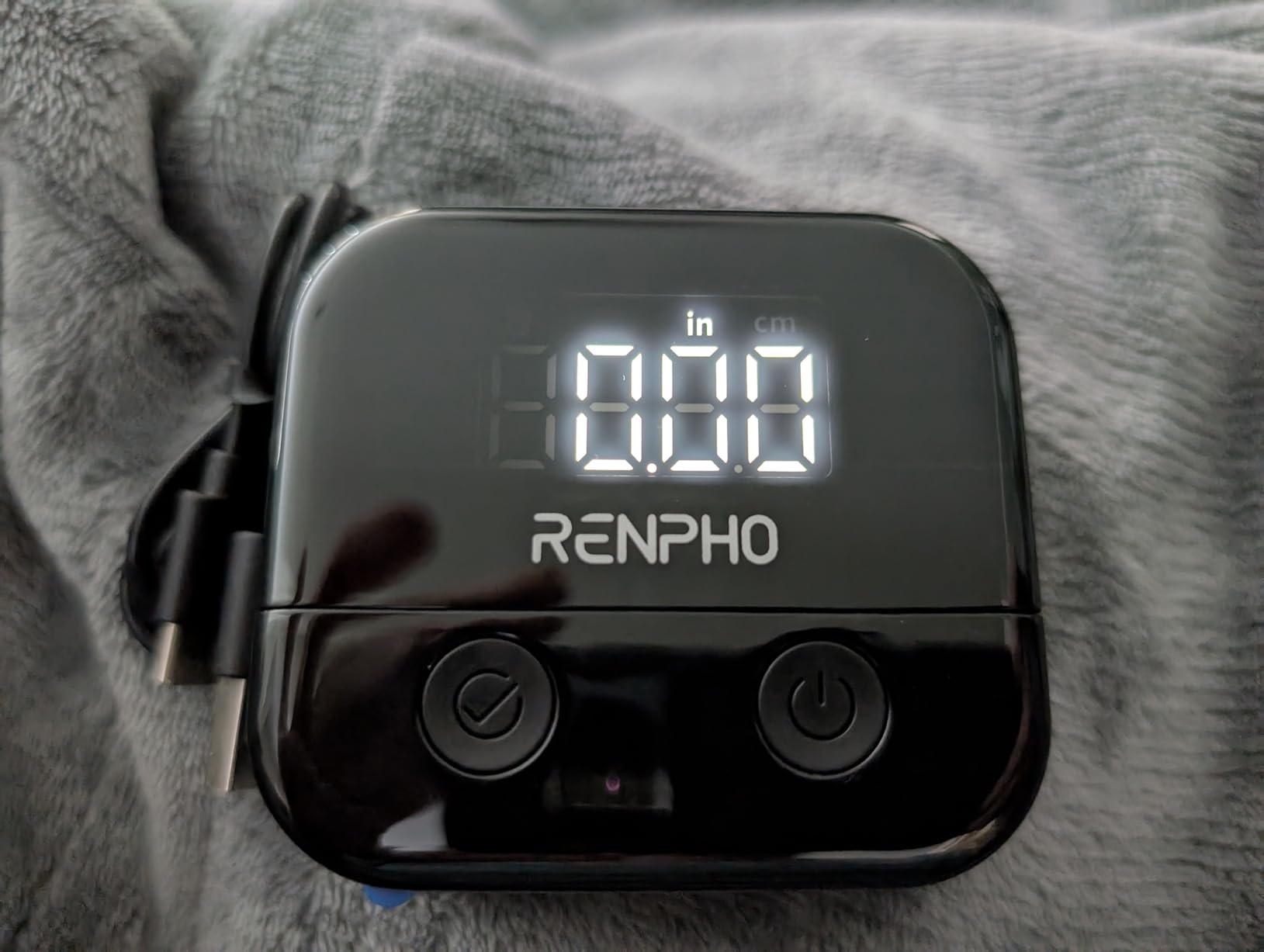 RENPHO Smart Body Measuring Tape for Weight Loss, Rechargeable, LED Display | Tracks Body Measurements for Fitness, Retractable, Multi-Metric Tracking, 60in/150cm customer photo 1