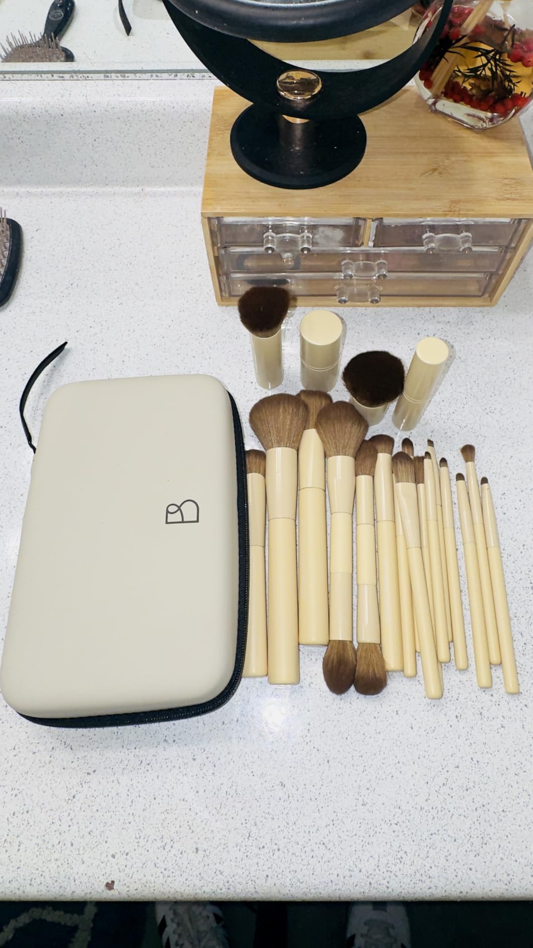 Professional Makeup Brush Set with Travel Case, 20 PCS Synthetic customer photo 2