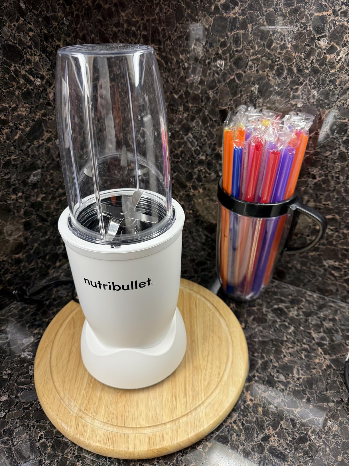 nutribullet Pro Personal Blender, Shakes, Smoothies, Food Prep, and Frozen Blending, 32 Ounce Cup, 24 Ounce Cup, Flip-top Travel Lid, 900 Watt, Matte Black, NB9-0901AK customer photo 2