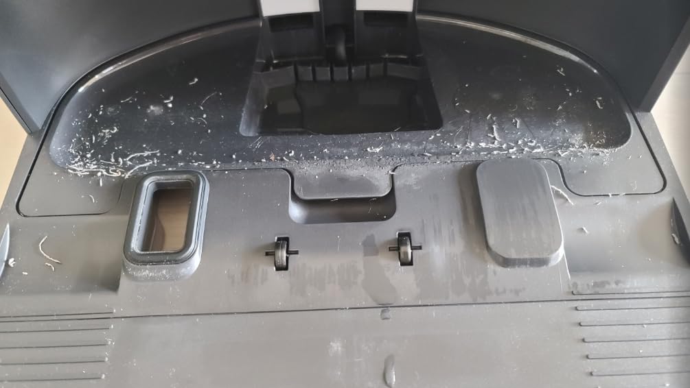 eufy E25 Robot Vacuum and Mop Combo, 20,000 Pa, HydroJet Roller Mop | Extendable Side Brush, Zero-Tangle Design, All-in-One Station, AI Obstacle Avoidance, Edge-to-Corner Cleaning customer photo 2