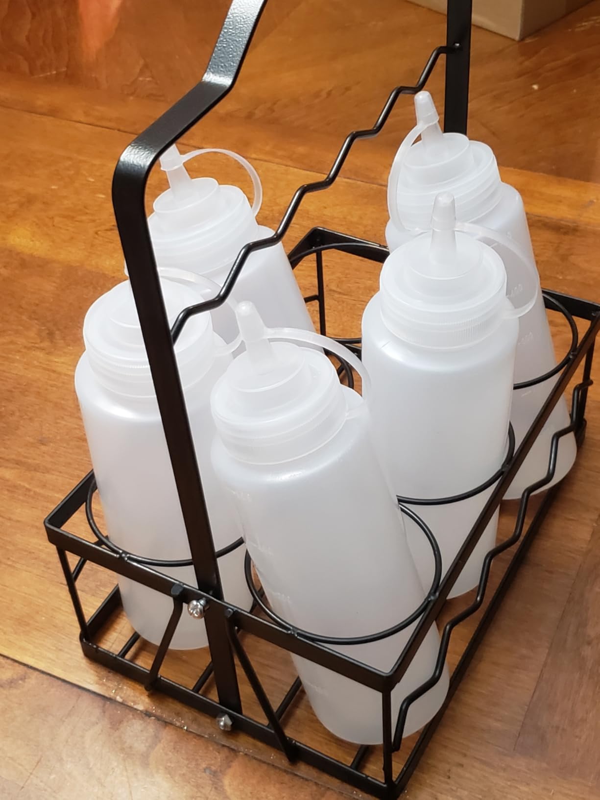 Kathfly Condiment Caddy with 6 Squeeze Bottle, 16 oz Squeeze Bottle Holder Countertop Organizer for Kitchen, Bar, BBQ, Picnic Steel Holder with Portable Handle, Food Grade PE Bottles customer photo 2