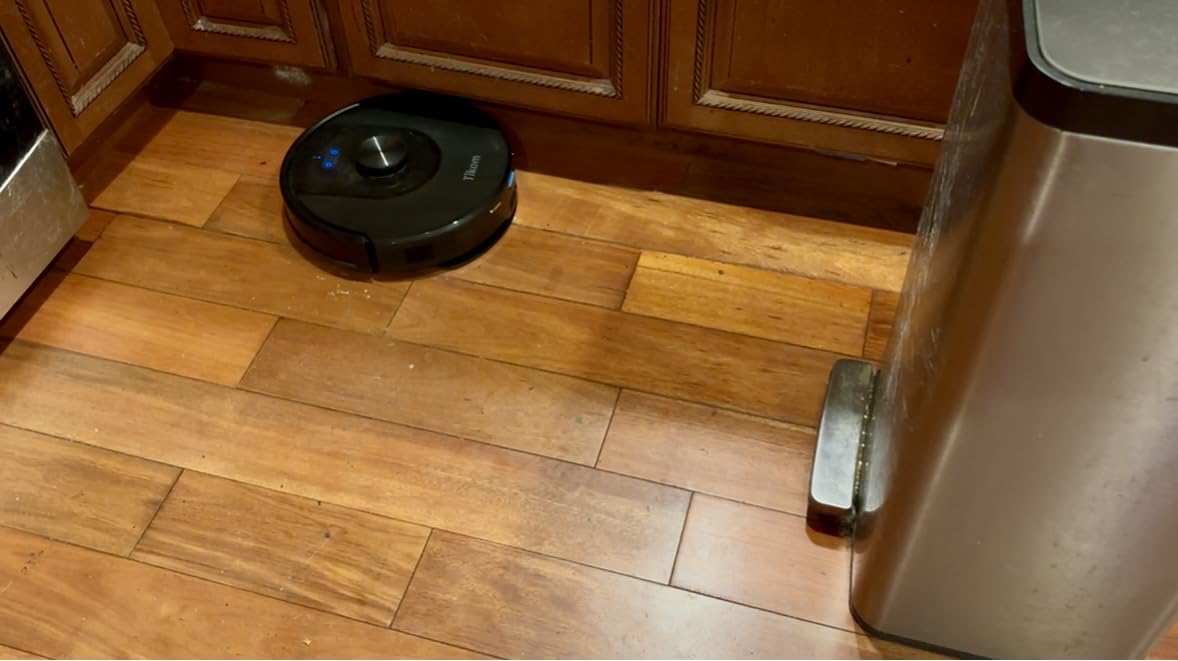 Tikom Robot Vacuum and Mop, Robotic Vacuum Cleaner with Self-Emptying Base | 6000Pa, 90 Days Capacity, LiDAR Navigation, Home Mapping, Ideal for Pet Hair, Hard Floors, Carpet (L8000 Plus) customer photo 1