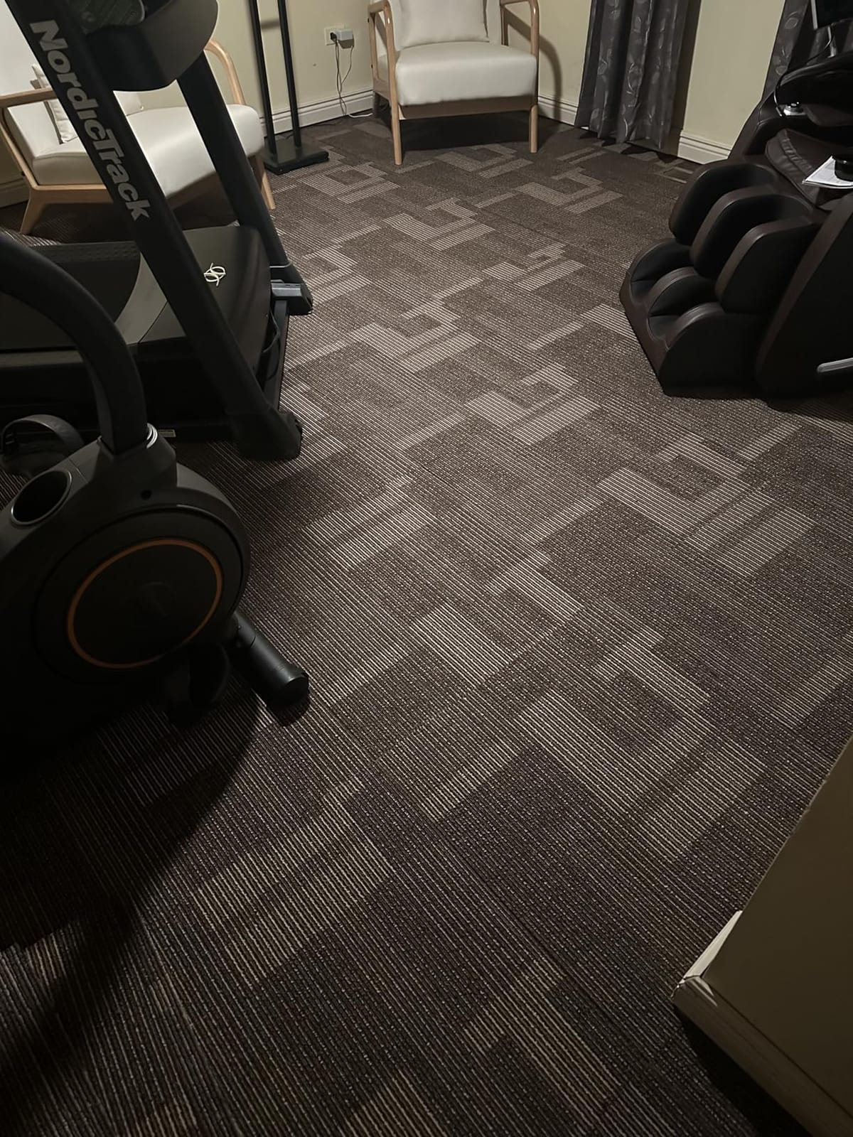 VEVOR Carpet Tiles Reusable 24x24 inch, 24 PCS Modular Carpet Square Rug, Commercial Floor Soft Padded for Seamless Cover 96sq.ft², Easy DIY for Living Room Bedroom Office Indoor,Gray & Brown customer photo 2