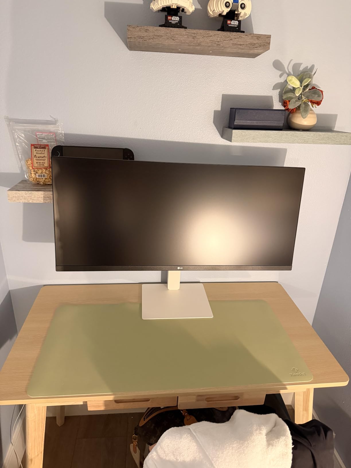 LG 34U530A-W 34-inch UltraWide WFHD (2560 x 1080) IPS Wide Computer Monitor, 100Hz, VESA DisplayHDR 400, HDMI, DisplayPort, USB Type-C, Tilt/Height/Swivel Stand, White customer photo 2