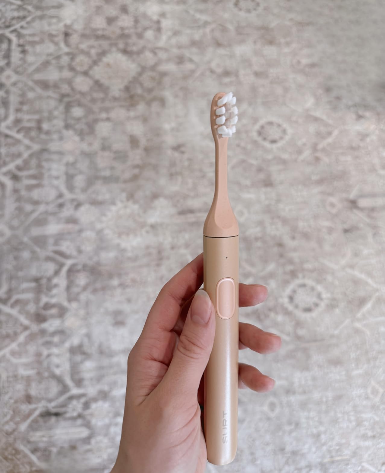 SURI Pro Sonic Electric Toothbrush | Over 4+ Weeks Battery | UV Cleaning Travel Case | Pressure Sensor | Aluminium Body | 2-Minute Timer | Plant-Based Head | White customer photo 1
