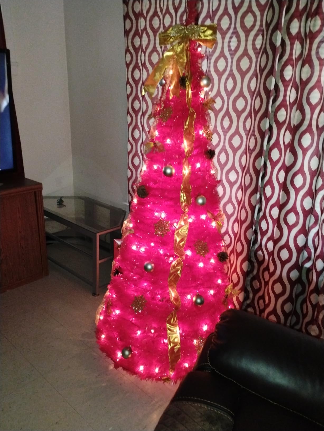 6FT Prelit Pop up Christmas Tree, Pre-lit Collapsible Red Christmas Tinsel Tree with 150 LED Lights, Pull Up Collapsible Christmas Tree with 52 Ornaments for Indoor Outdoor Home Holiday customer photo 2