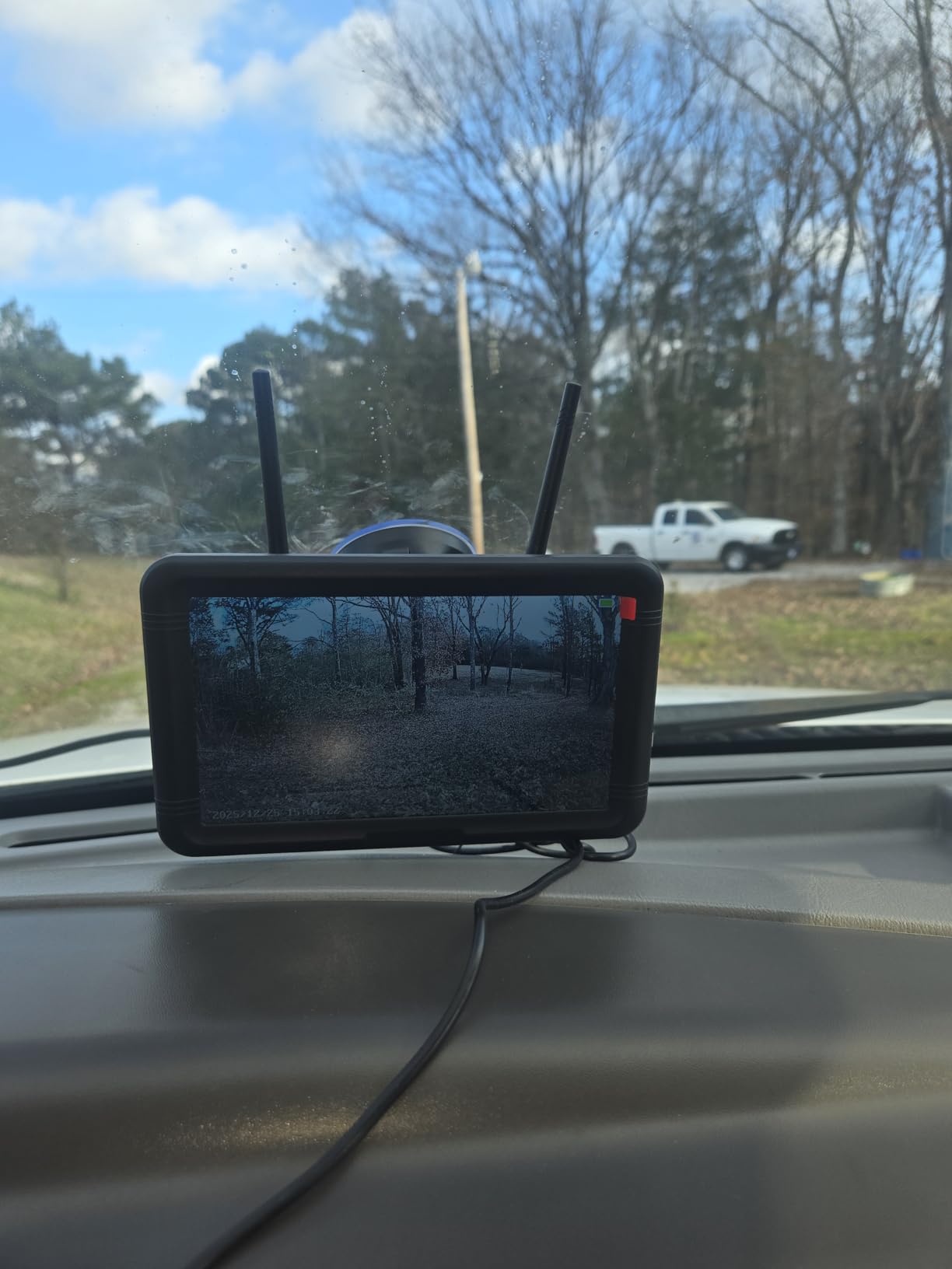 Wireless Solar Backup Camera for Trailer: Long-Range Signal Magnetic Backup Camera for Travel Trailer 7-Inch DVR Monitor 1080P HD Night Vision by Rohent - A70 customer photo 1