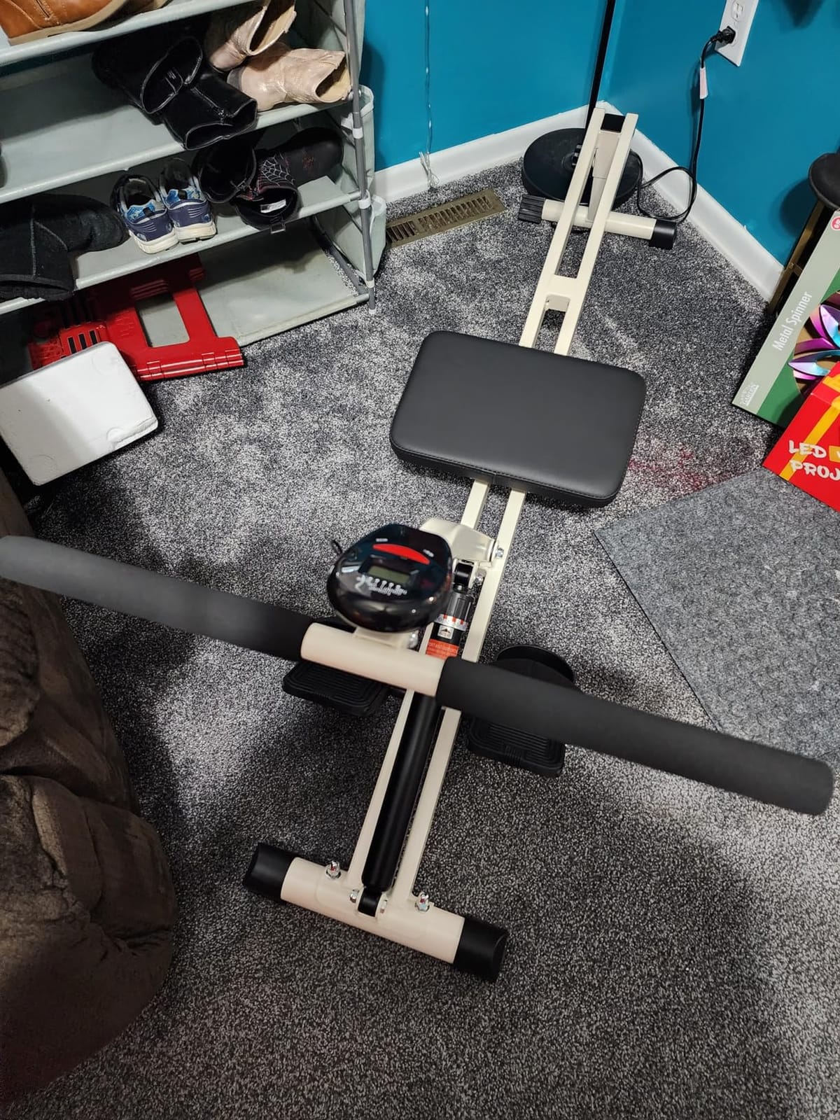 FEIERDUN Hydraulic Rowing Machine for Home, Compact Adjustable Rower with 12 Resistance Levels, 300LBS Weight Capacity, Full Body Workout Equipment customer photo 1