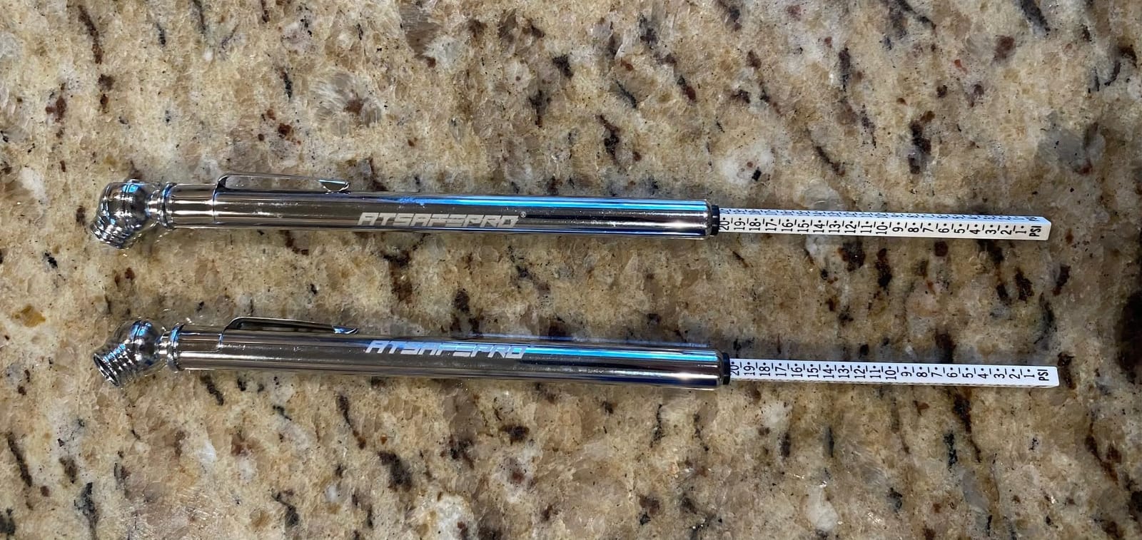 Low Pressure Tire Gauge - 1-20 PSI, 2-Pack Pencil Tire Pressure Gauge with Stainless Steel Body and Metal Made Nozzle, for RO tank, Golf Carts, ATV, UTV & Lawn Mower, Battery-Free, Deflator Function customer photo 2