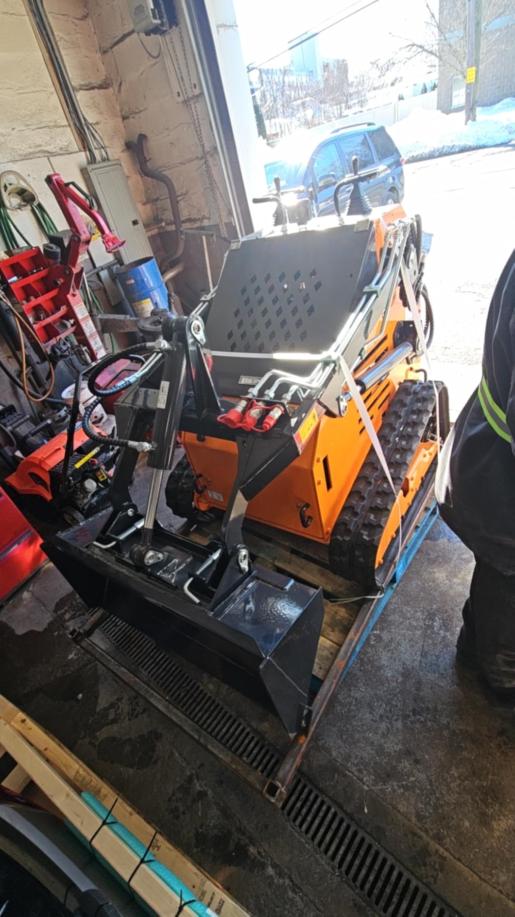 Mini Skid Steer T460 Compact Stand-On Tracked Skid Steer Loader (with 43.8-inch Bucket) – Dual-Pump, 23 HP, Multi-Functional, hydraulically Driven Compact Track Loader – in Stock in the USA (Orange) customer photo 2