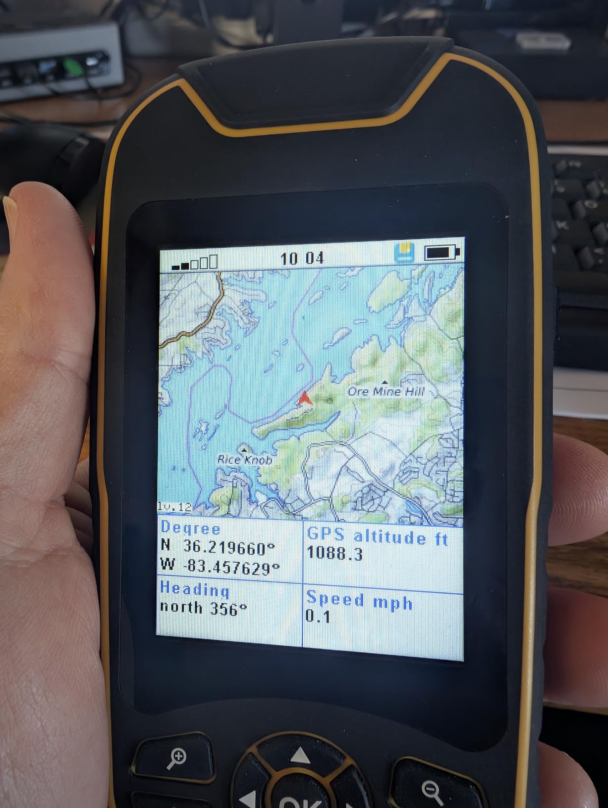 Handheld GPS for Hiking, Rugged and Waterproof Handheld GPS Navigator, 3.2