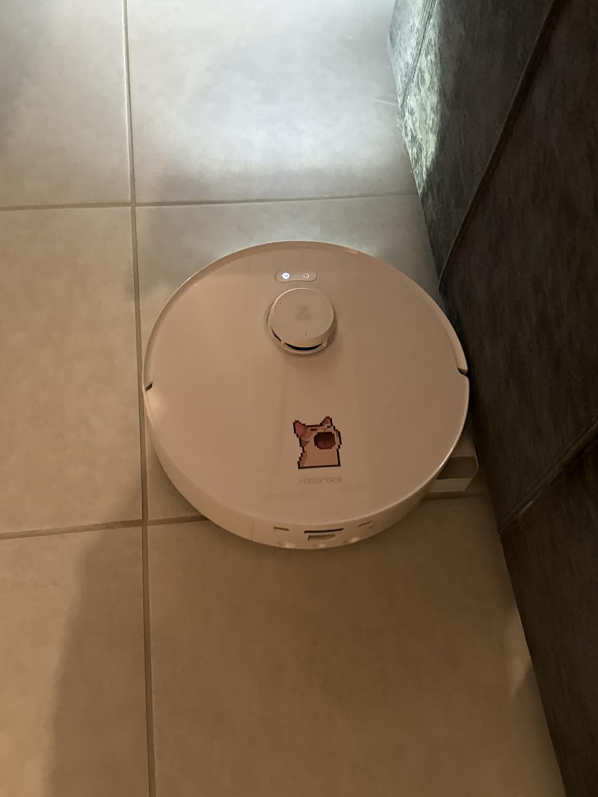 roborock Qrevo Curv 2 Flow 2026 New Robot Vacuum and Mop, 20,000 Pa, SpiraFlow Real-Time Self-Cleaning Roller Mop, Dual Zero-Tangle, AI Obstacle Avoidance, Heat-Washes & Dries Mop, Carpet Protection customer photo 1