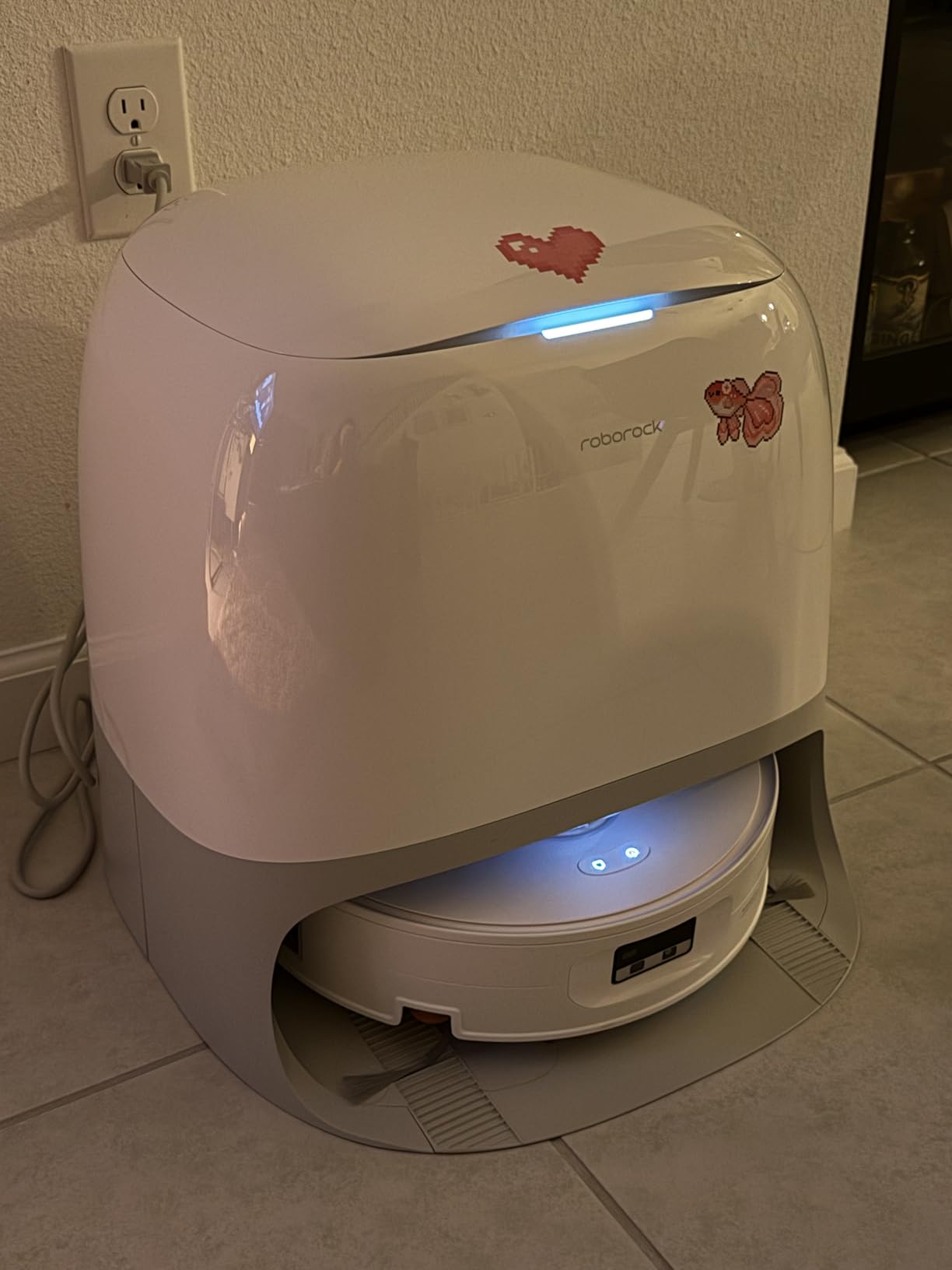 roborock Qrevo Curv 2 Flow 2026 New Robot Vacuum and Mop, 20,000 Pa, SpiraFlow Real-Time Self-Cleaning Roller Mop, Dual Zero-Tangle, AI Obstacle Avoidance, Heat-Washes & Dries Mop, Carpet Protection customer photo 2