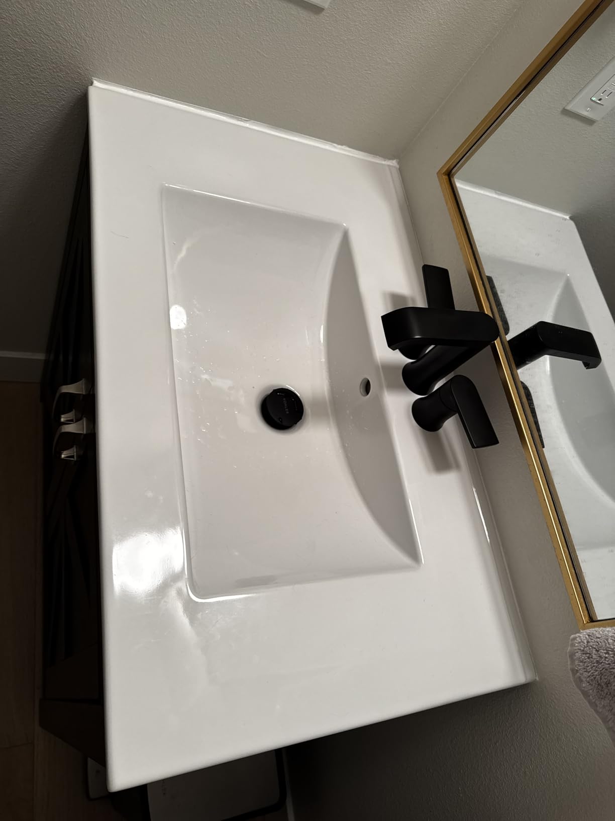 ONBRILL 30 Inch Farmhouse Bathroom Vanity with Ceramic Sink, Walnut Vanity customer photo 2