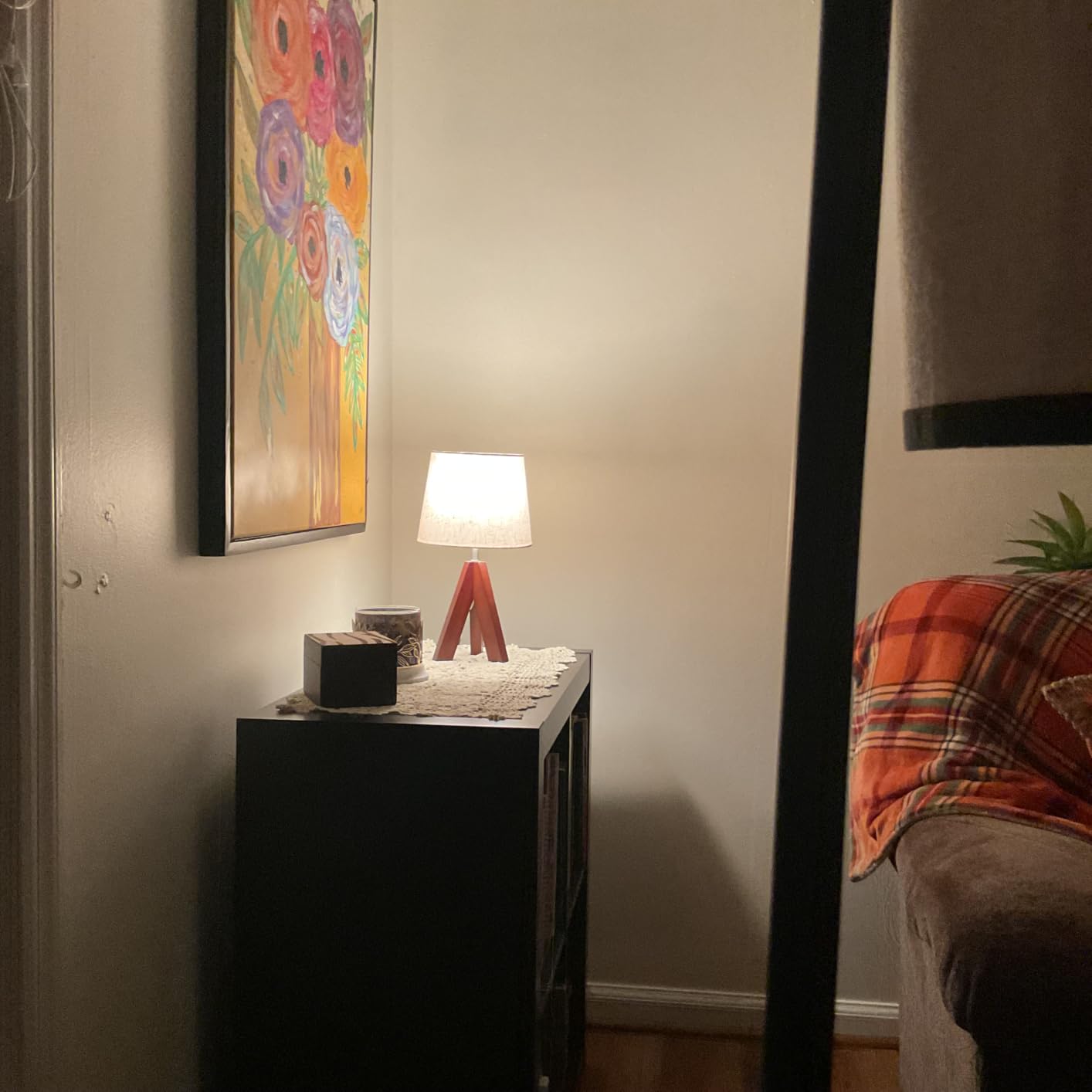 Tripod Table Lamps Set of 2, Small Bedside Lamps, Modern Nightstand Lamp with Dark Pearwood Base & Beige Shade, Boho Desk Light for Bedroom, Kids Room, Living Room, Office, Study, LE51TLP205 customer photo 2