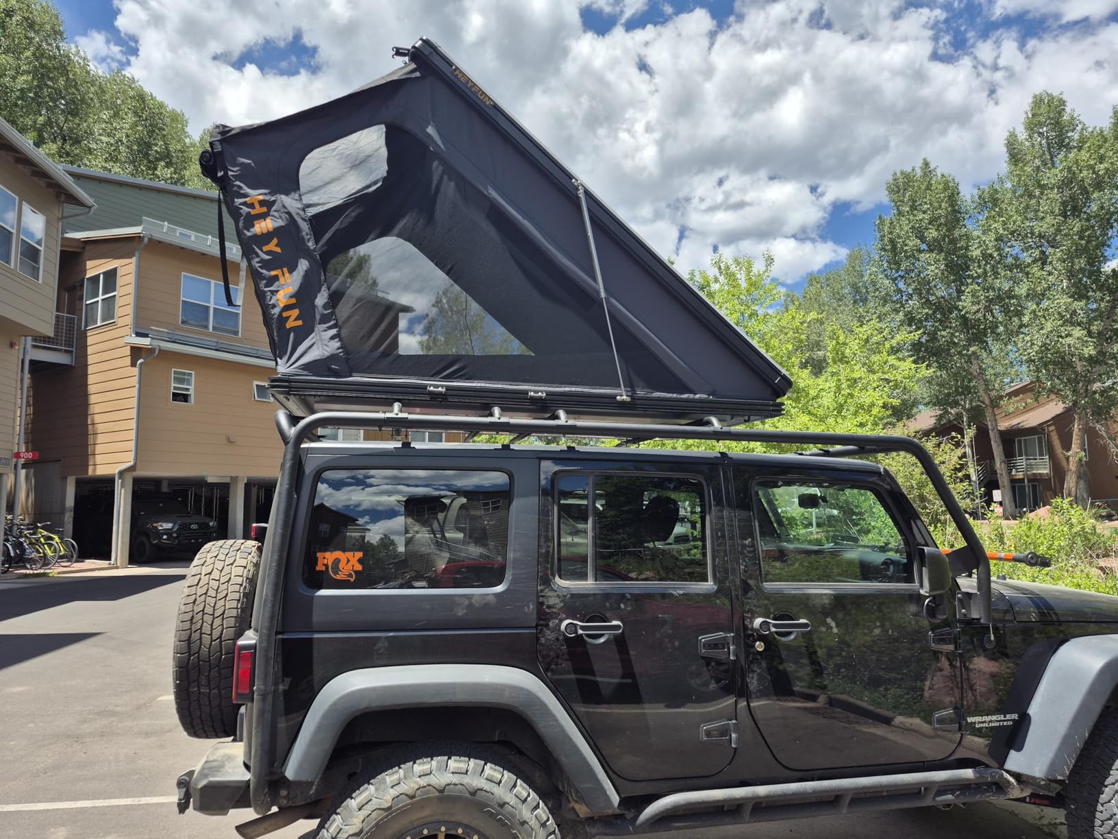 Voyager Pro Rooftop Tent Hard Shell, Aluminum Pop Up Roof Top Tent customer photo 1