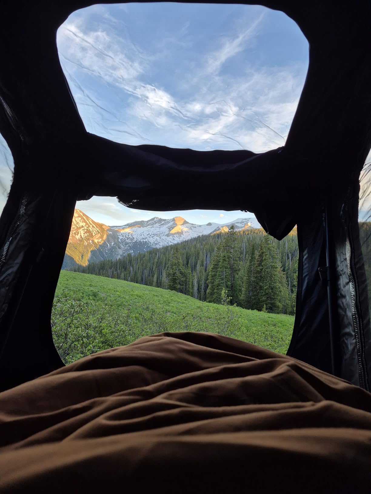 Voyager Pro Rooftop Tent Hard Shell, Aluminum Pop Up Roof Top Tent customer photo 2
