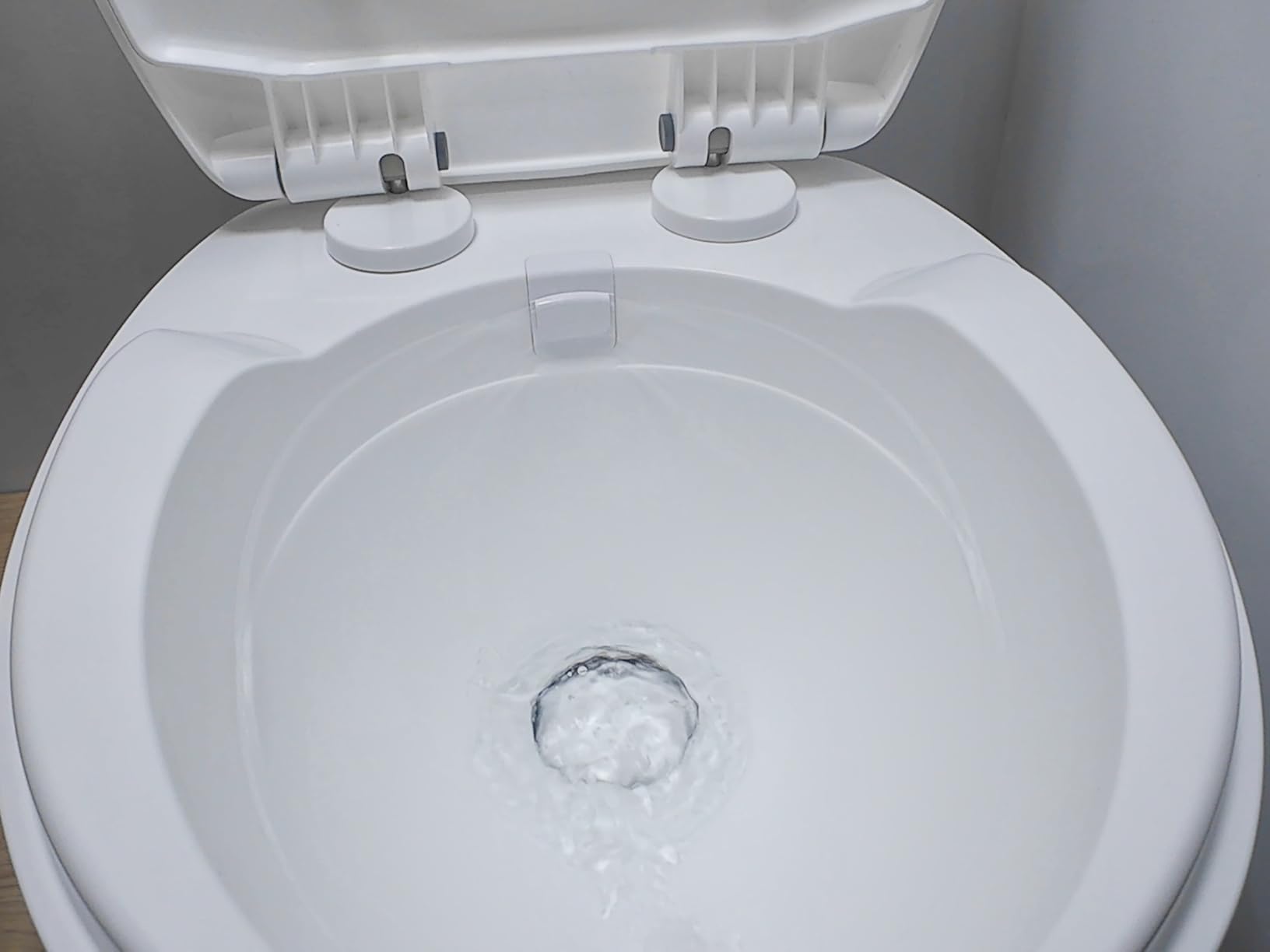Kohree RV Toilet, 18.5” Residential Height, Soft Close Seat & Cover customer photo 1