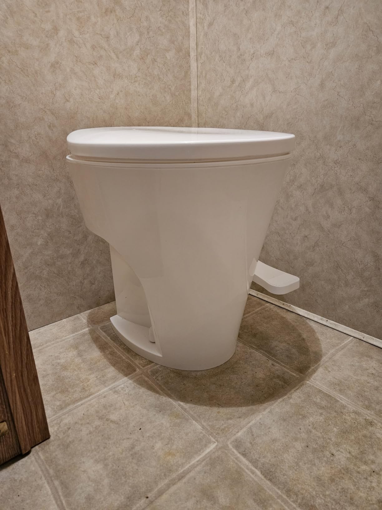Kohree RV Toilet, 18.5” Residential Height, Soft Close Seat & Cover customer photo 2