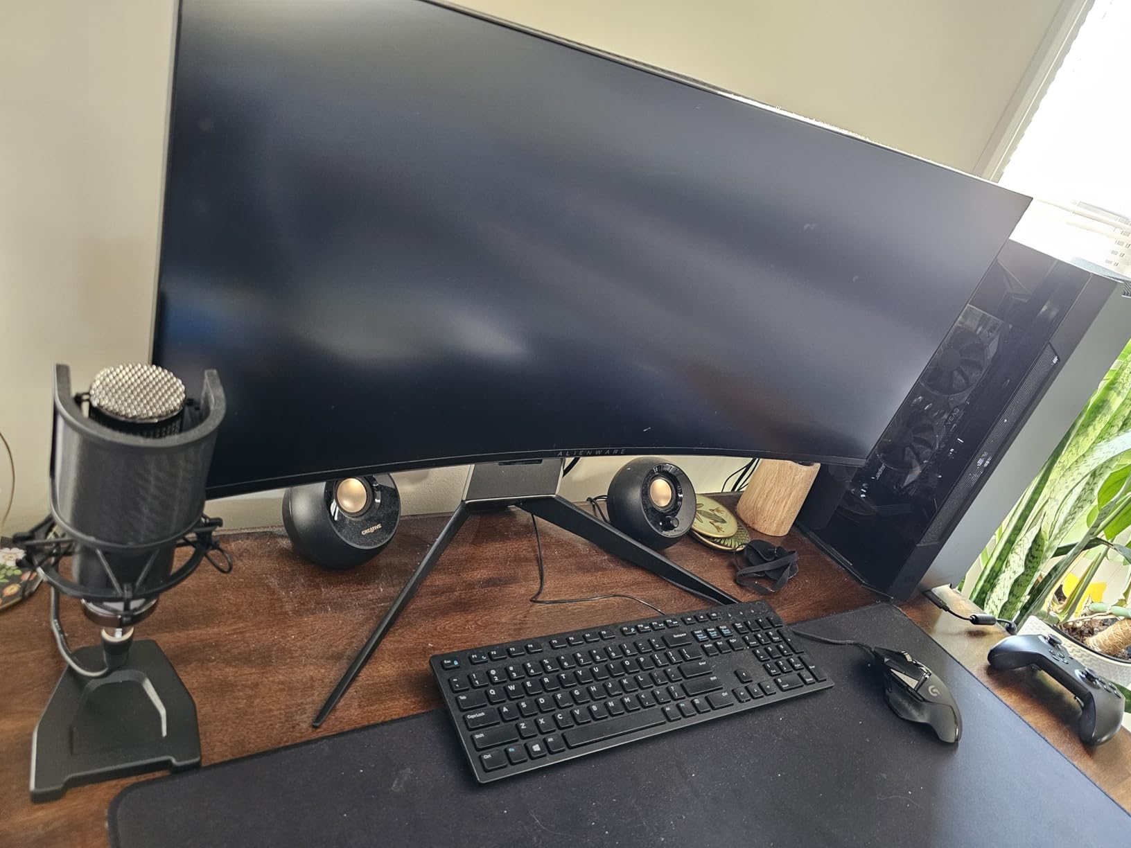 XLR Condenser Microphone with Desktop Stand for Vocals and Podcasting | 48V power required. XLR podcast mic for podcasting, singing and streaming. Studio microphone setup reduces vibration. customer photo 1