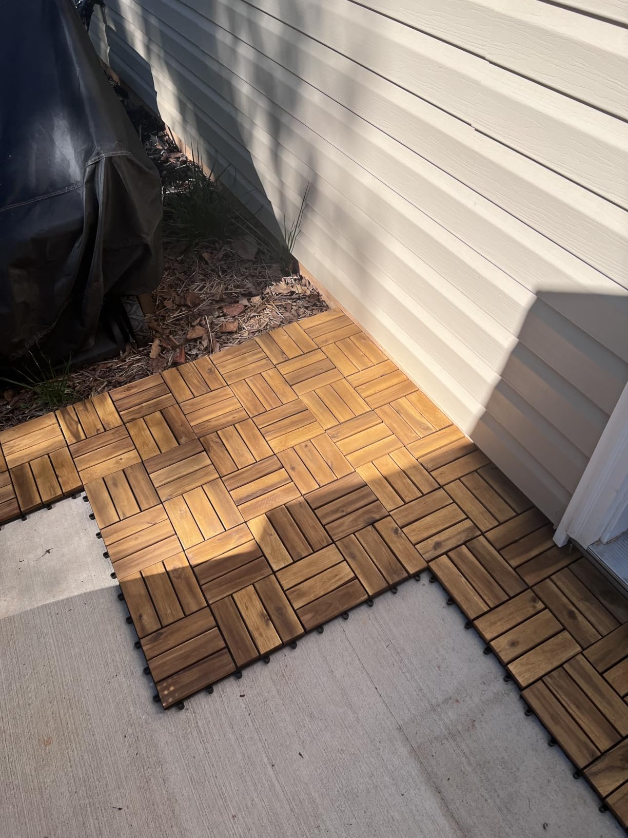 Acacia Interlocking Deck Tiles Outdoor Waterproof All Weather Gray Crossed customer photo 2
