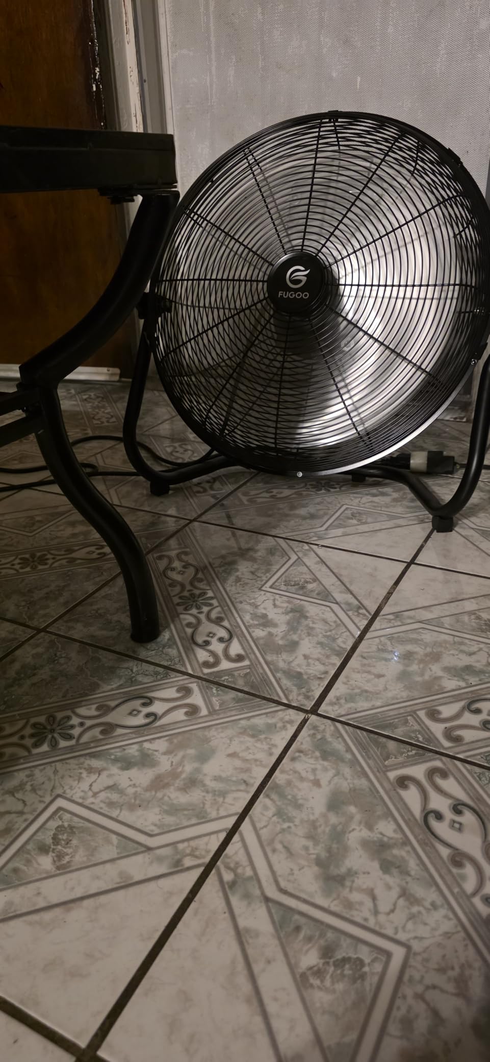 FUGOO 18 Inch High Velocity Floor Fan with Remote, 4000 CFM, Brushless DC Motor, 8 Speeds, Metal Blades, Tilt Head, ETL Listed for Garage Gym Commercial Home, Heavy Duty customer photo 1