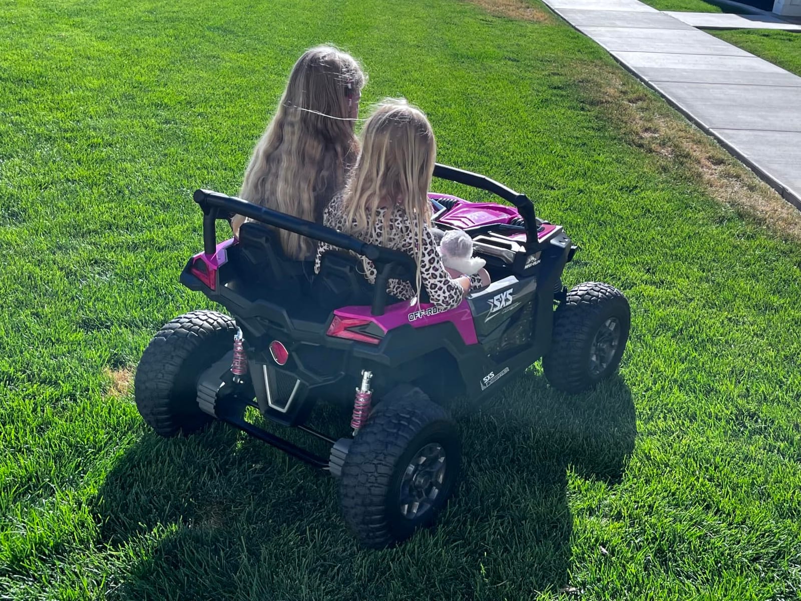 XXXL 4WD 24V Ride on Toys for Big Kids 3-14,Max 5.5Mph & 220 lbs Load,Black customer photo 1