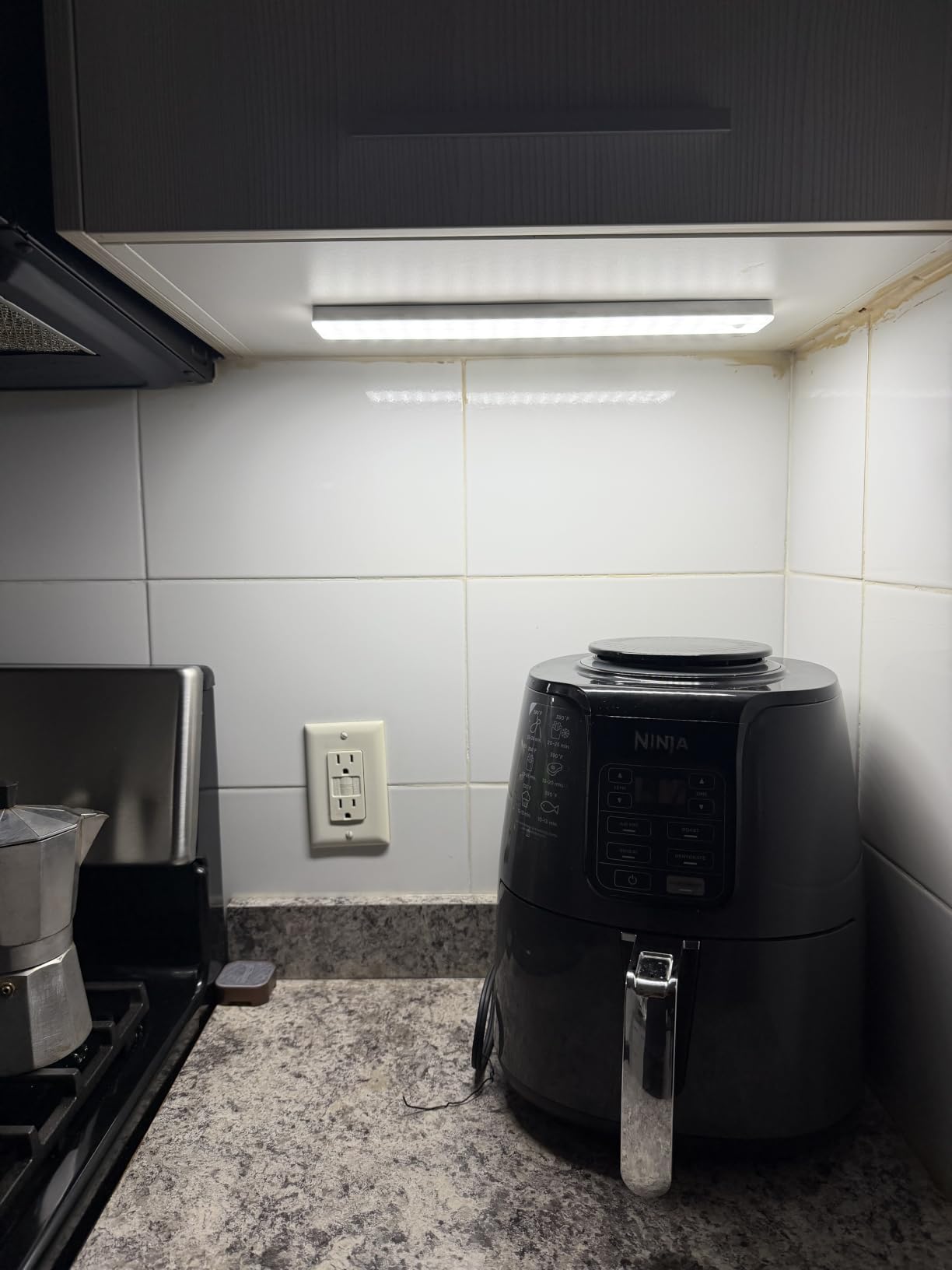 6 Pack Under Cabinet Lighting, USB Rechargeable Motion Sensor Light Indoor, Battery Operated Closet Light, LED Cabinet Lights, Stick On Dimmable Under Counter Lights for Kitchen customer photo 1