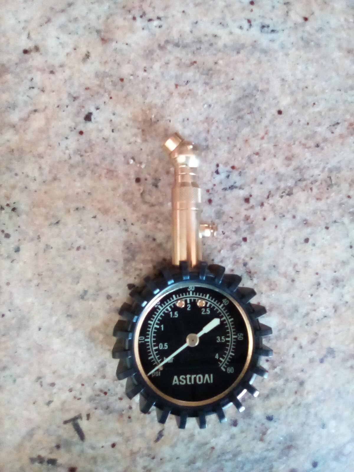 AstroAI A1 Tire Pressure Gauge Battery-Free for Cars, SUVs & Motorcycles customer photo 2