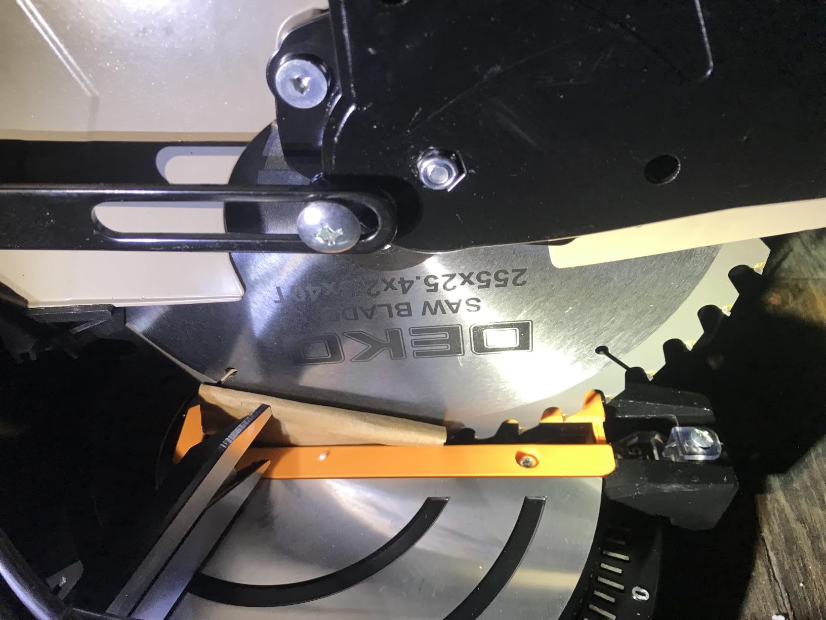 DEKOPRO 10-Inch Compound Miter Saw, 13-Amp Single Bevel Power Miter Saw with Precision Miter Angles, 5,000 RPM, 0-45° Bevel Cut, 40-Tooth Blade, Lightweight Chop Saw customer photo 1