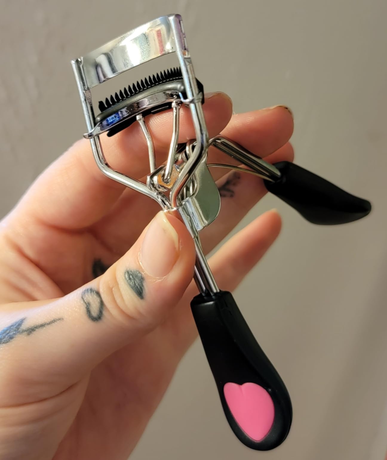Pinkiou Heated Eyelash Curler for Women customer photo 1