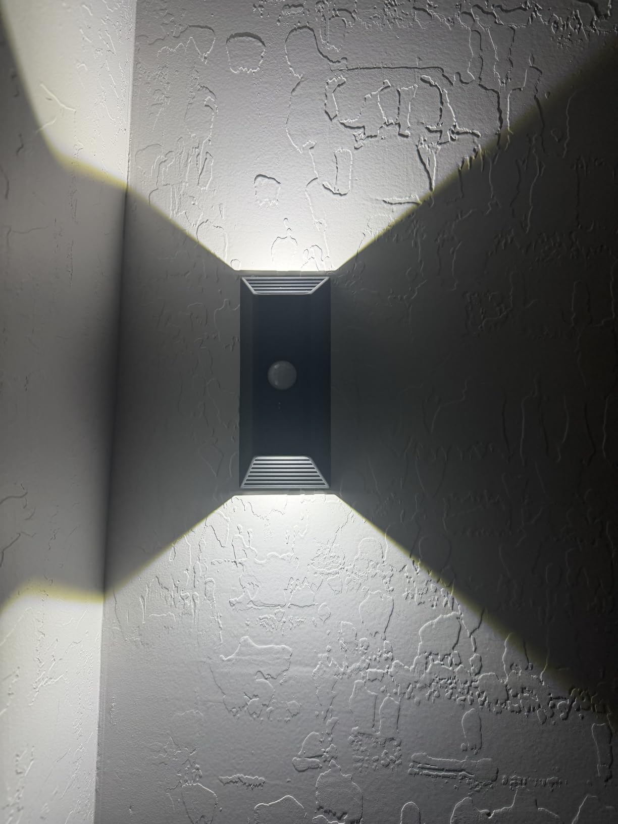 EZVALO Motion Sensor Wall Light with Remote Control, Rechargeable Wall Sconce, 3 Color Temps, Dimmable, Magnetic, LED Indoor Wireless Wall Lamp, 4000mAh, for Hallway, Stair, Entryway, Renters customer photo 2