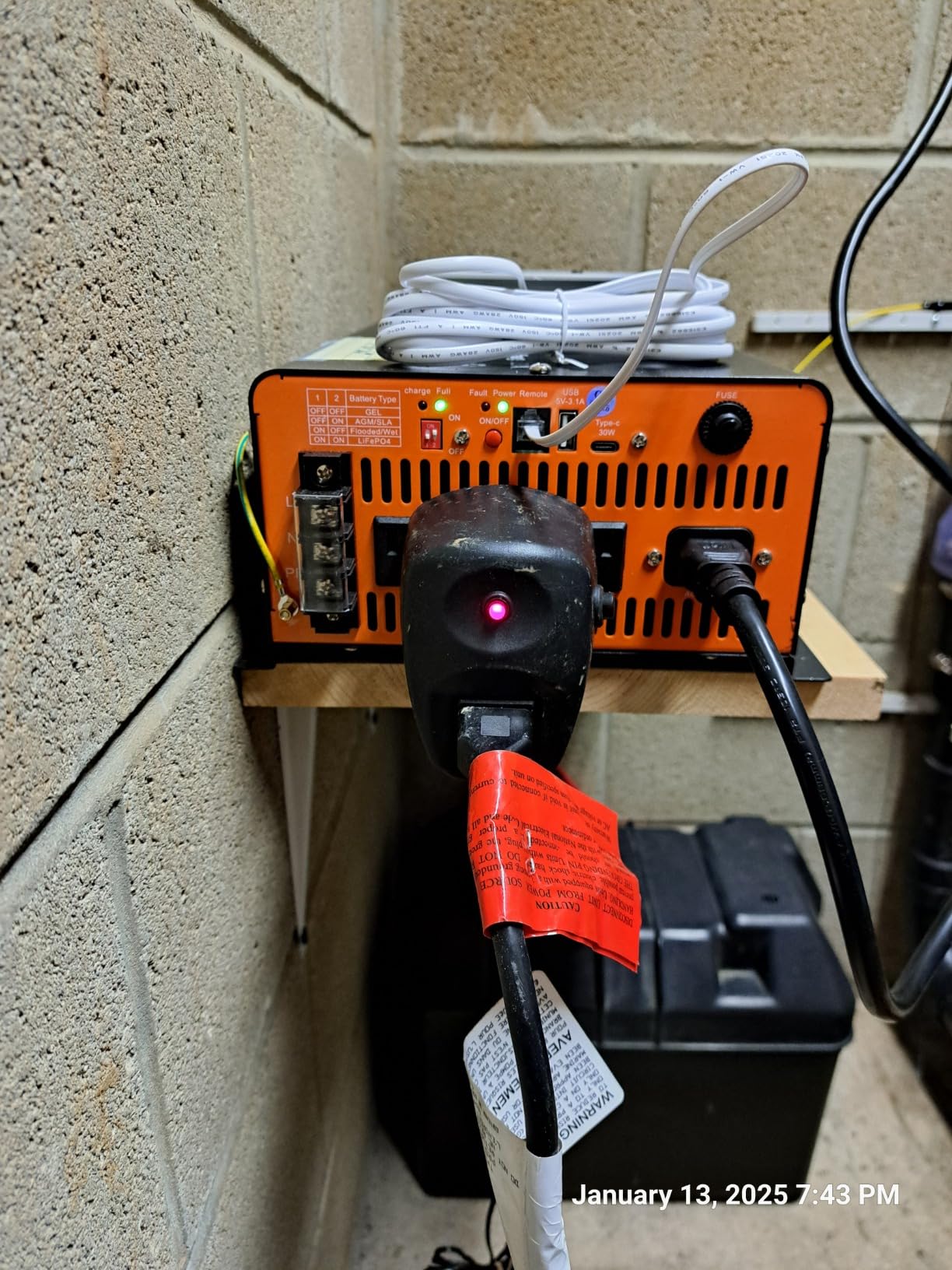 1500 Watt Sump Pump Battery Backup System, Pure Sine Wave Output, Professional Backup System in The Event of a Power Outage, Remote Controller with LCD Screen, Automatic Grid and Battery Switchover customer photo 1