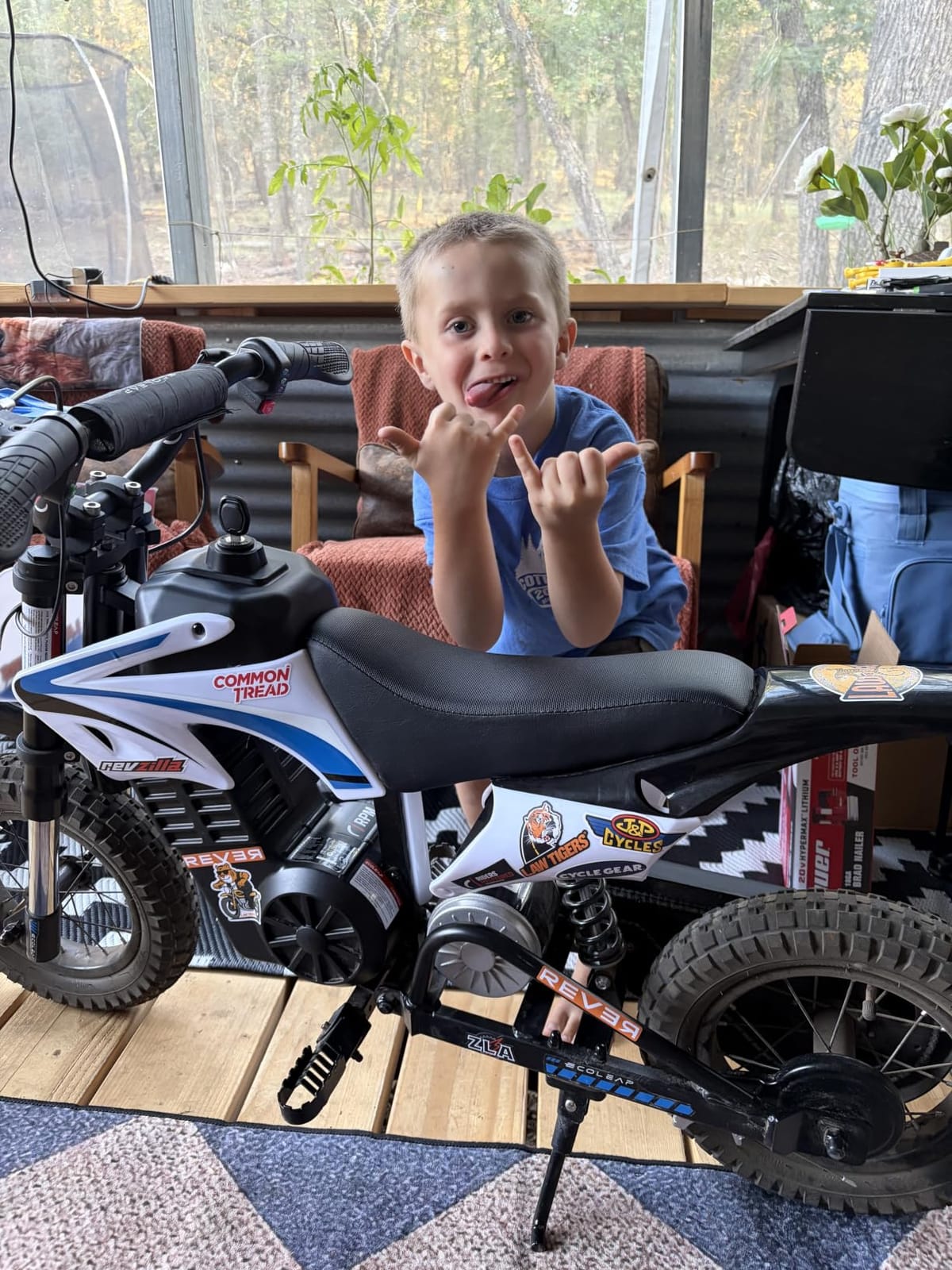 K1 Kids Electric Dirt Bike, 36V 700W Peak Motor, 16 MPH, Ages 3-10 | 3 speed modes, UL 2272, all-terrain tires and 7-color breathing lights customer photo 1