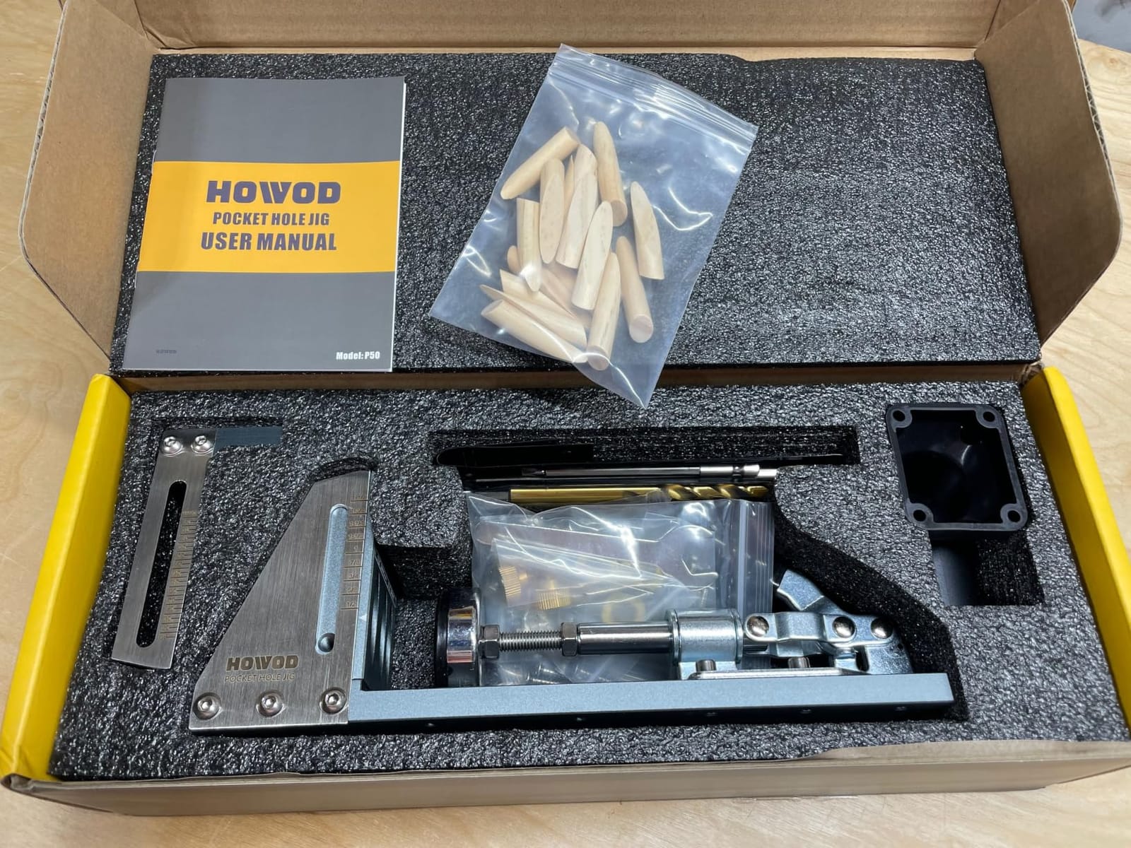 Pocket Hole Jig Kit, Professional Metal Pocket Screw Jig System | Detachable Vacuum Adapter, 3 Titanium-Coated Drill Bits & 11