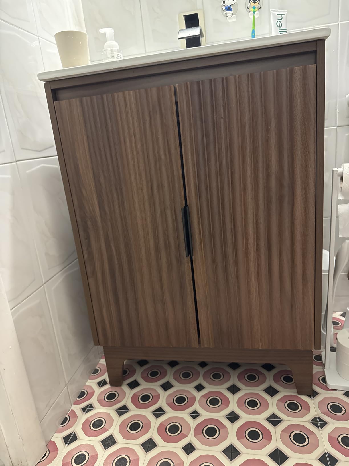 VINGLI 24 Inch Bathroom Vanity with Sink, Modern Fluted Bathroom Vanity Cabinet with Drawers, Freestanding Oak Bathroom Sink Cabinet, Ceramic Basin, Side Toilet Paper Holder, Oak customer photo 2