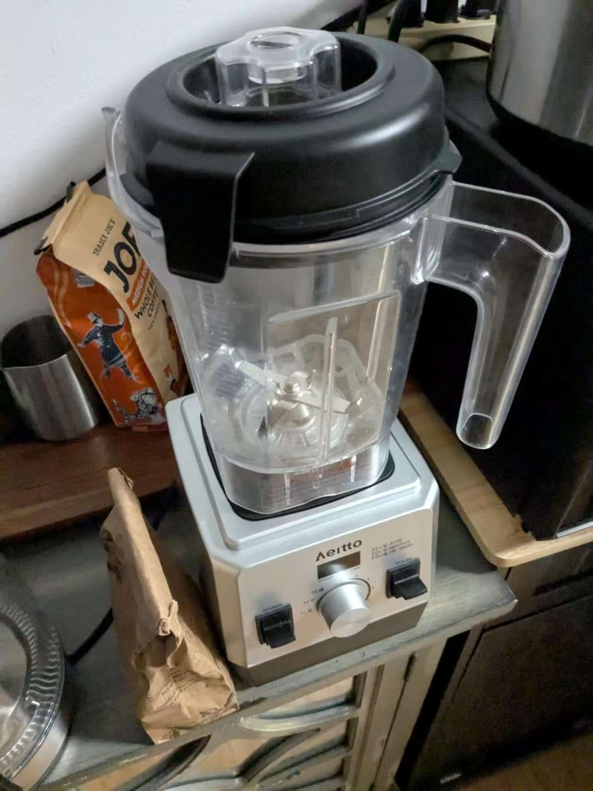 Aeitto Blenders for Kitchen with 68Oz. Large Capacity, 1800W Max Power Smoothie Blender, 3 Preset Programs & 7 Speeds, Professional Countertop Blender for Smoothies, Ice Crush, Generation 1 Silver customer photo 2