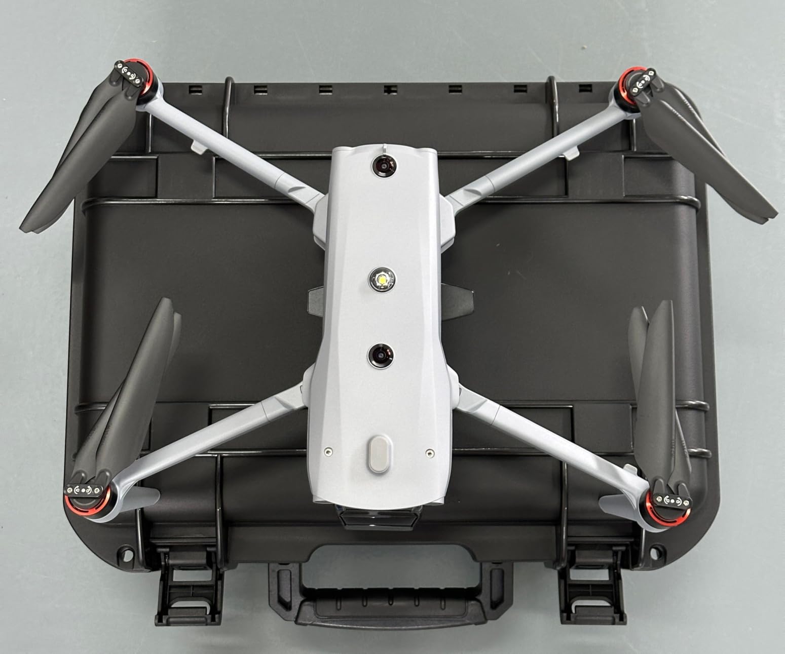 Autel Robotics EVO MAX 4T V2 With Four-in-One Camera System | 48MP Wide, 160X Hybrid Zoom, 640×512 T~hermal Camera & L~aser Rangefinder, 720° Obstacle Avoidance, A-Mesh, Anti-Interference customer photo 1