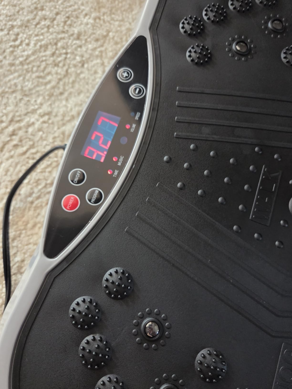 ALSO GO Vibration Plate Exercise Machine for Whole Body Lymphatic Drainage | 10 Preset Modes & 200 Levels Vibrating Platform for Home Fitness, Bluetooth Audio, Home Gym Shake Plate with Resistance Bands customer photo 2