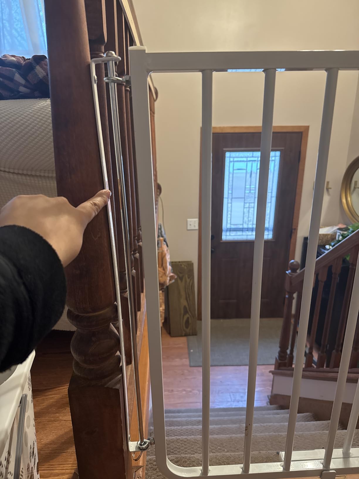 Cardinal Gates SS30 Stairway Special Baby and Pet Gate, 27-42.5 in, White customer photo 1