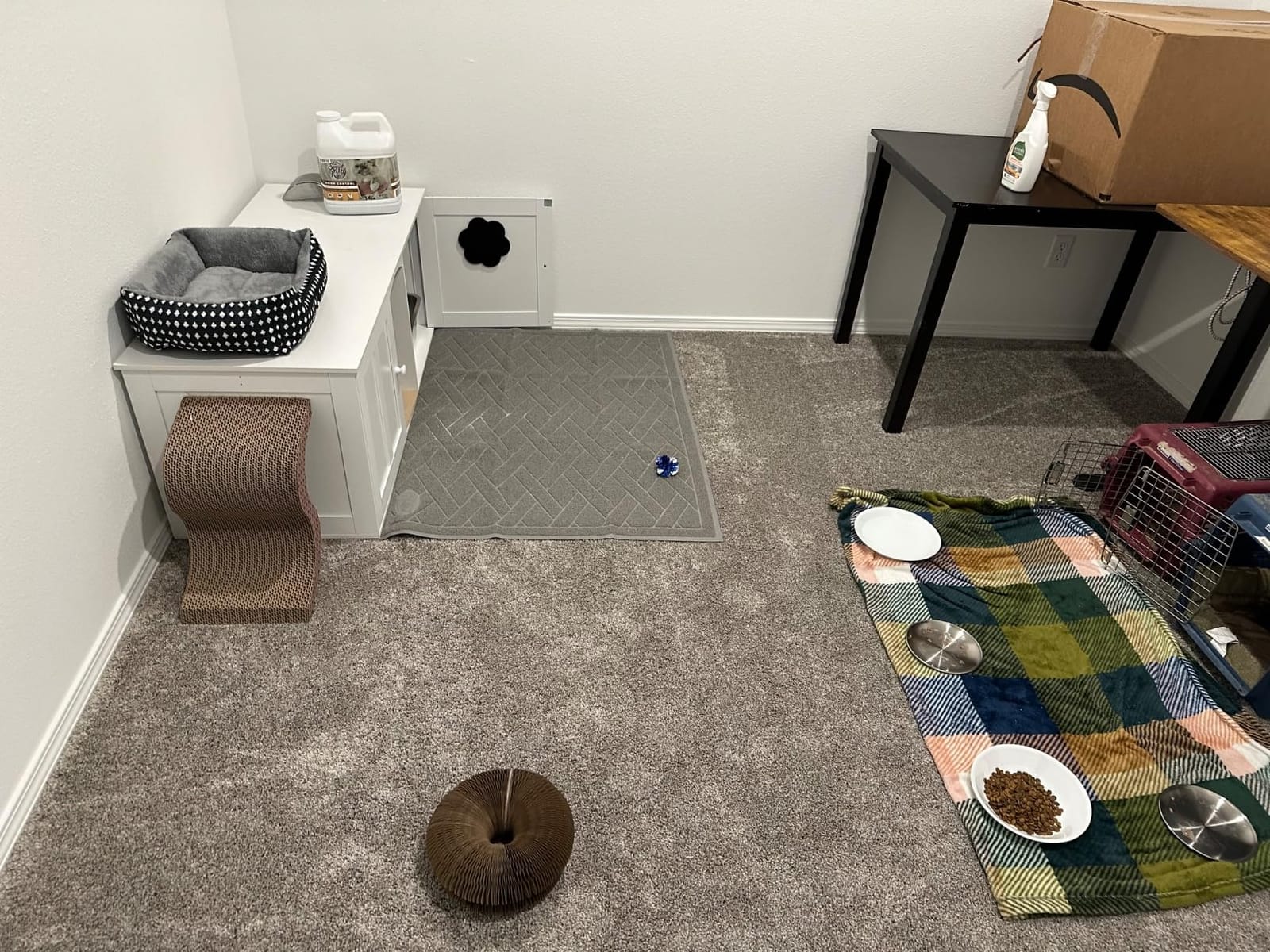 Pawkin Cat Litter Mat, Patented Design with Litter Lock Mesh, Extra Large, Durable, Easy to Clean, Soft, Fits Under Litter Box, Litter Free Floors, Gray customer photo 1