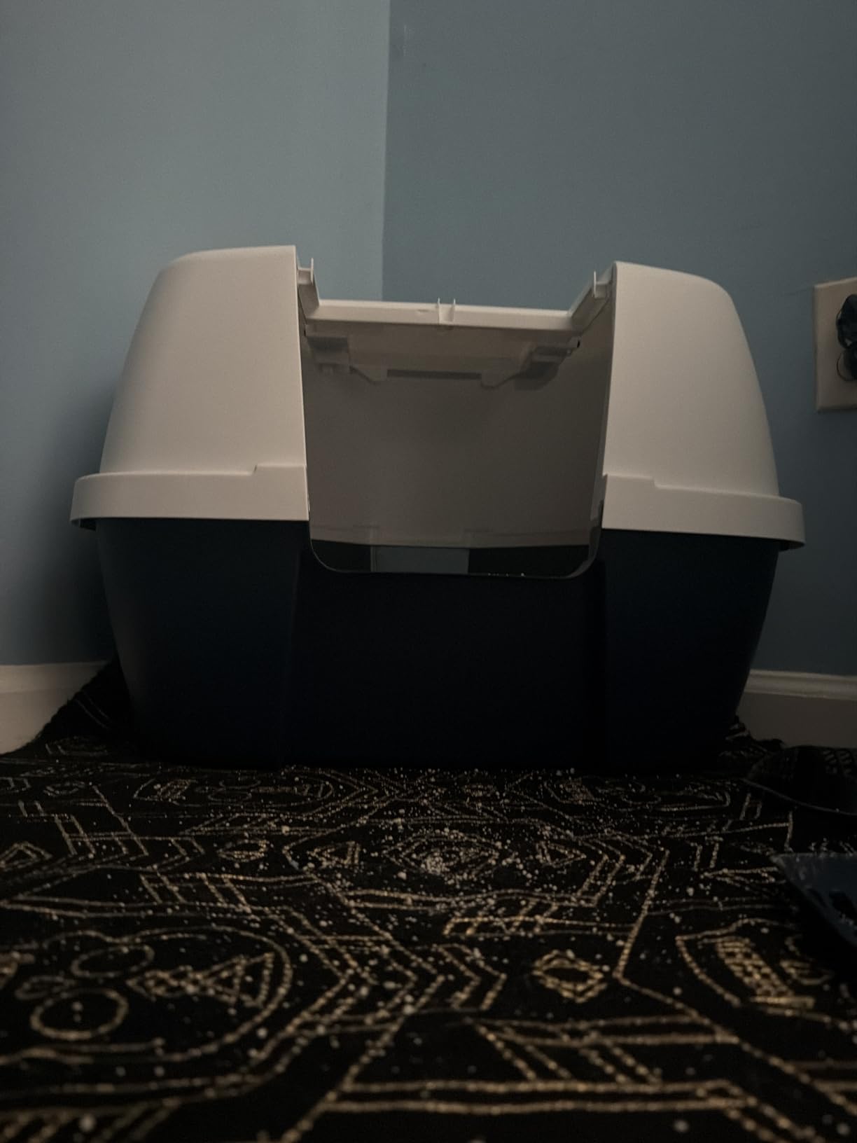 IRIS USA Large Front Door Cat Litter Box, Walk-in Entry, Navy customer photo 1