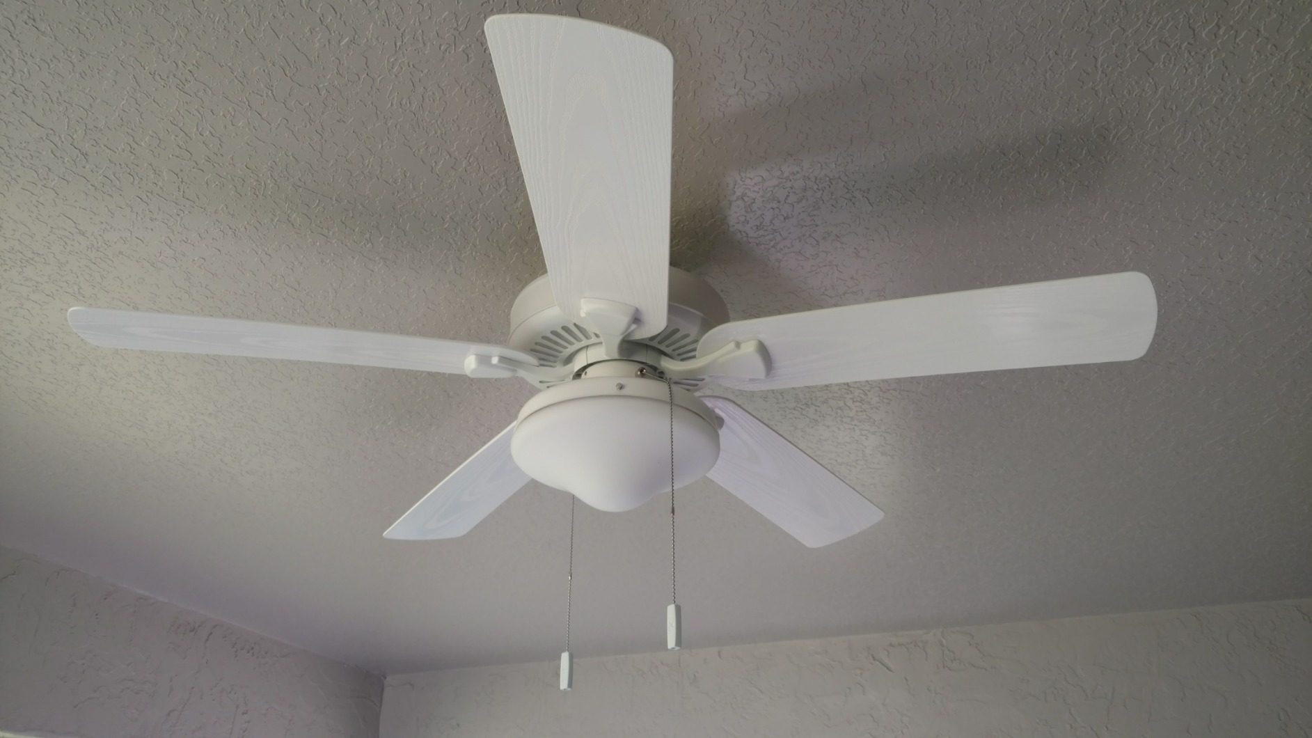Honeywell Ceiling Fans Belmar 52 Inch Ceiling Fan With Light, Indoor/Outdoor Ceiling Fan with Pull Chain, LED Tri-Mount 5 Blade Design, ETL Damp Rated, White (50513-01) customer photo 1